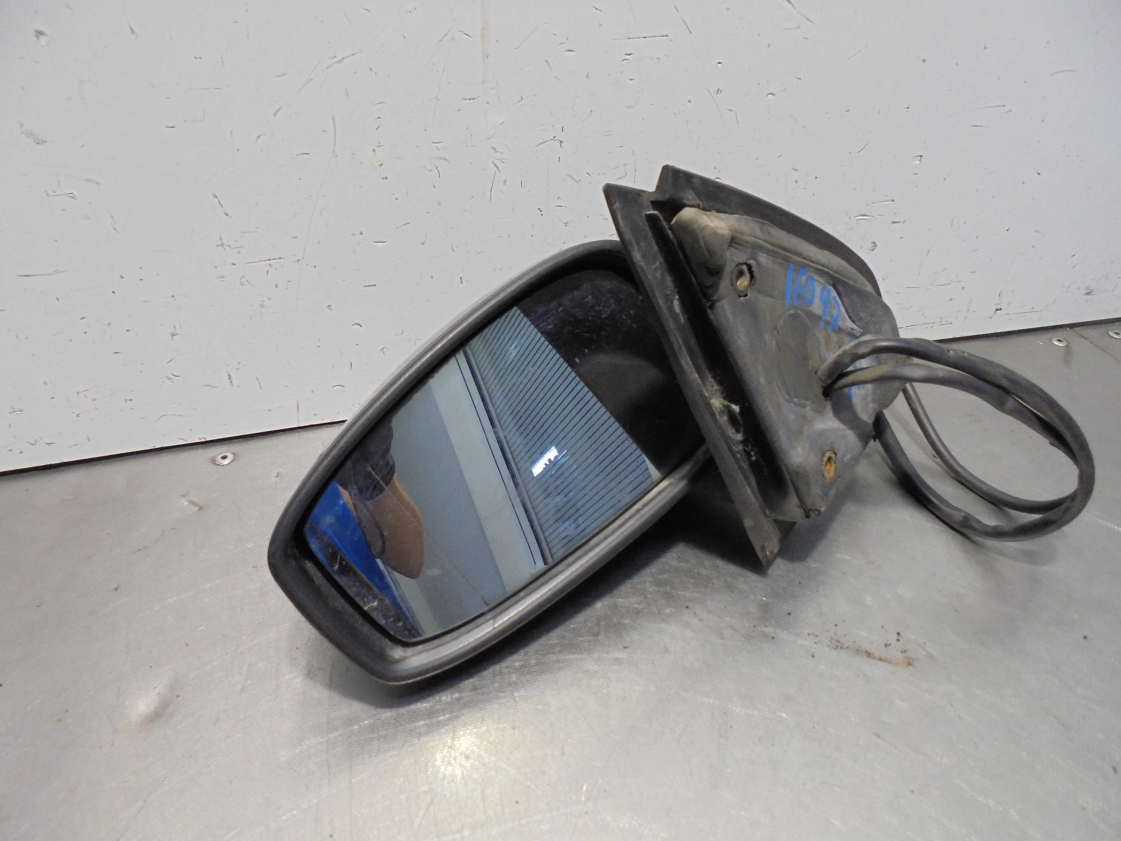 Recambio de retrovisor izquierdo para fiat stilo (192) 1.2 16v referencia OEM IAM  ELECTRICO 7 PINES
