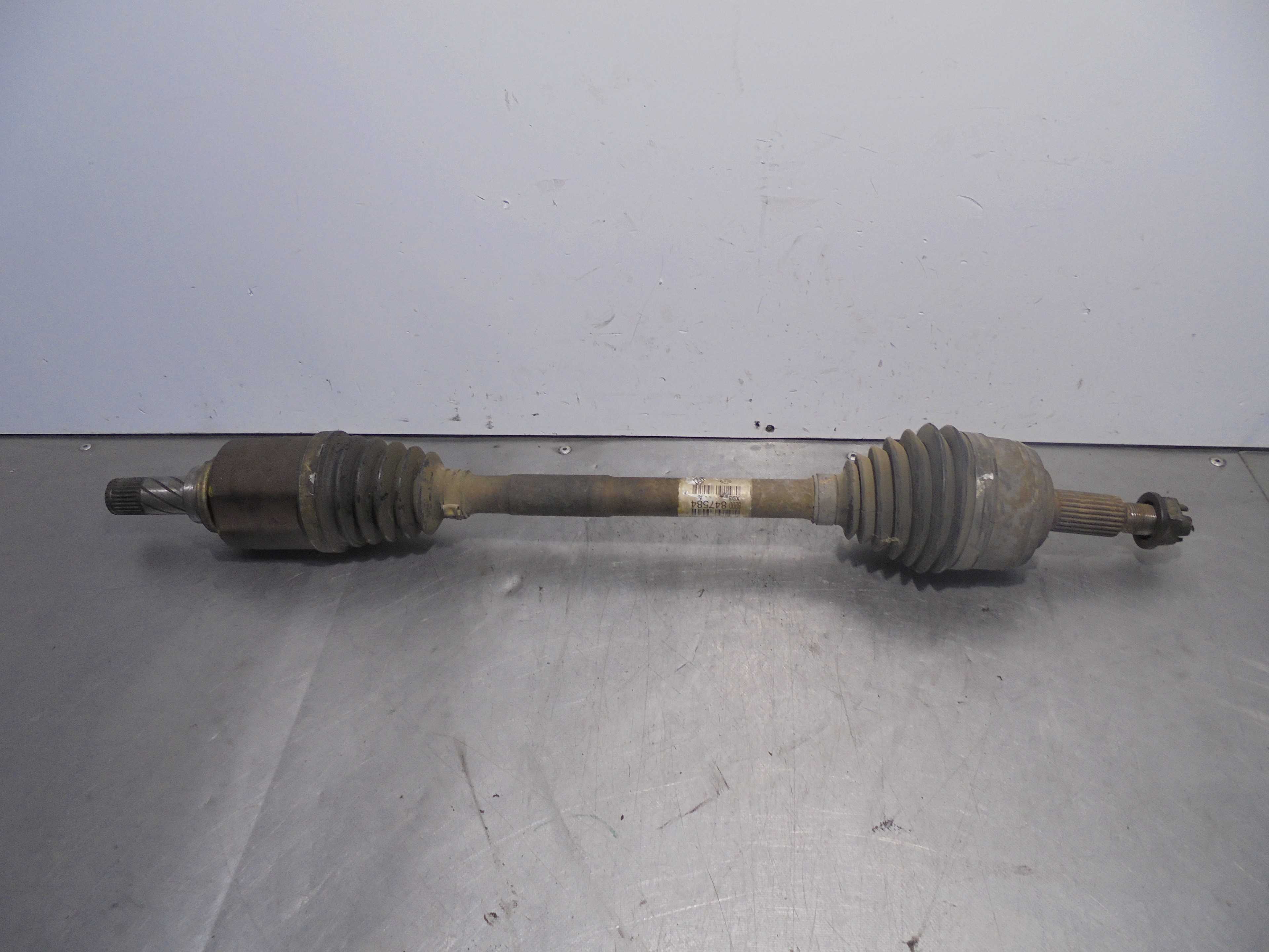 Recambio de transmision delantera izquierda para renault megane iii berlina 5 p dynamique referencia OEM IAM 8200847584  
