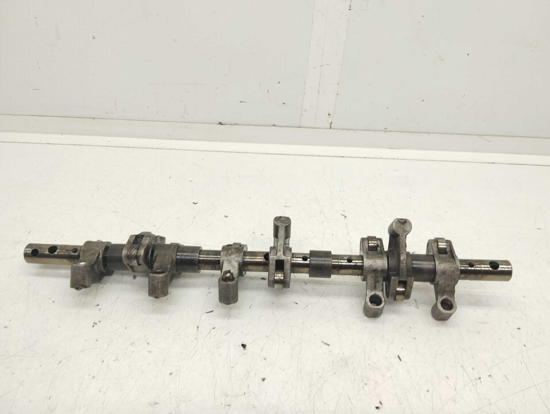 Recambio de arbol de levas para kia carnival ii 2.9 crdi lx referencia OEM IAM   