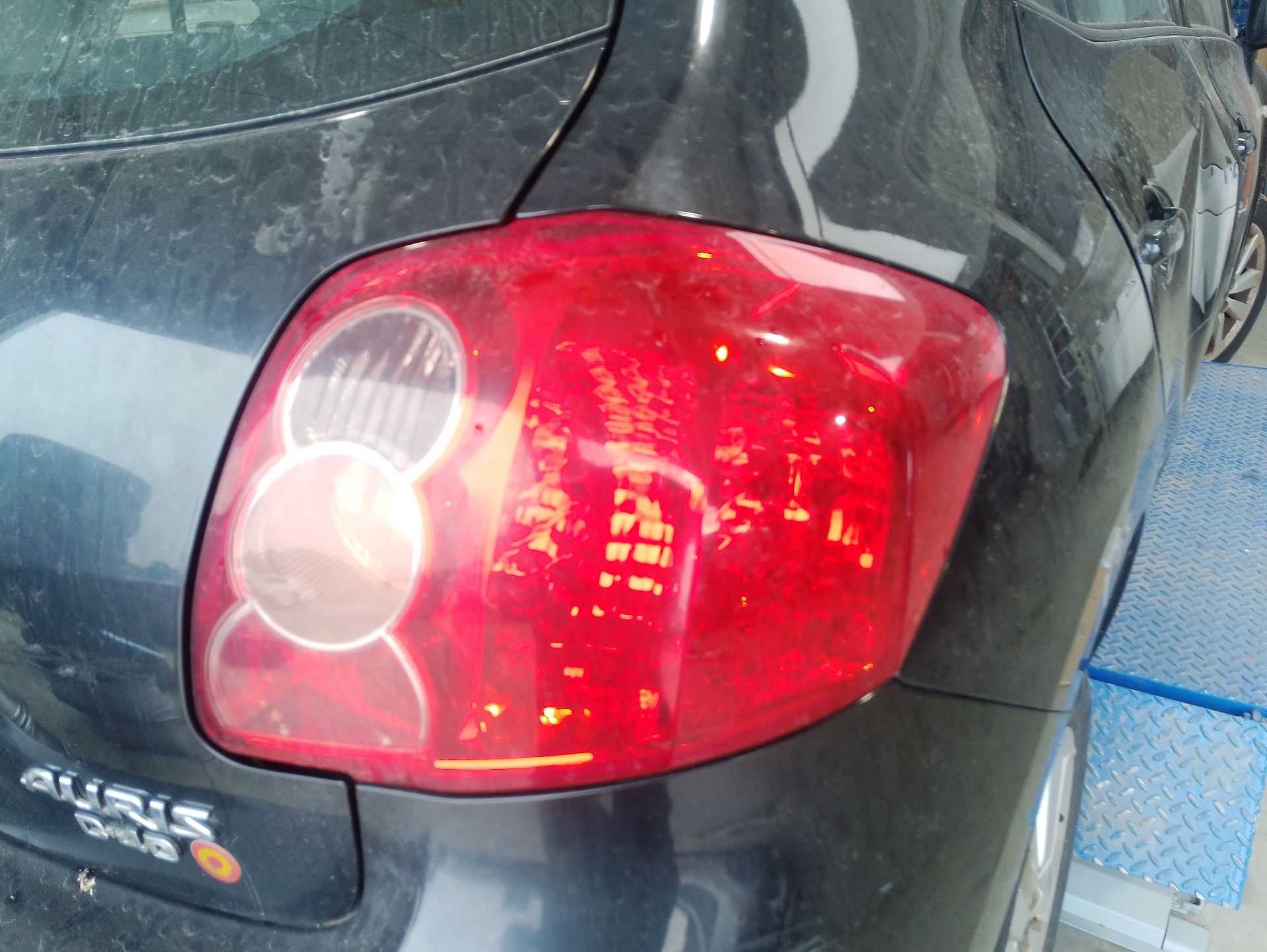 Recambio de piloto trasero derecho para toyota auris (_e15_) 2.0 d-4d (ade150_) referencia OEM IAM 8155102380  