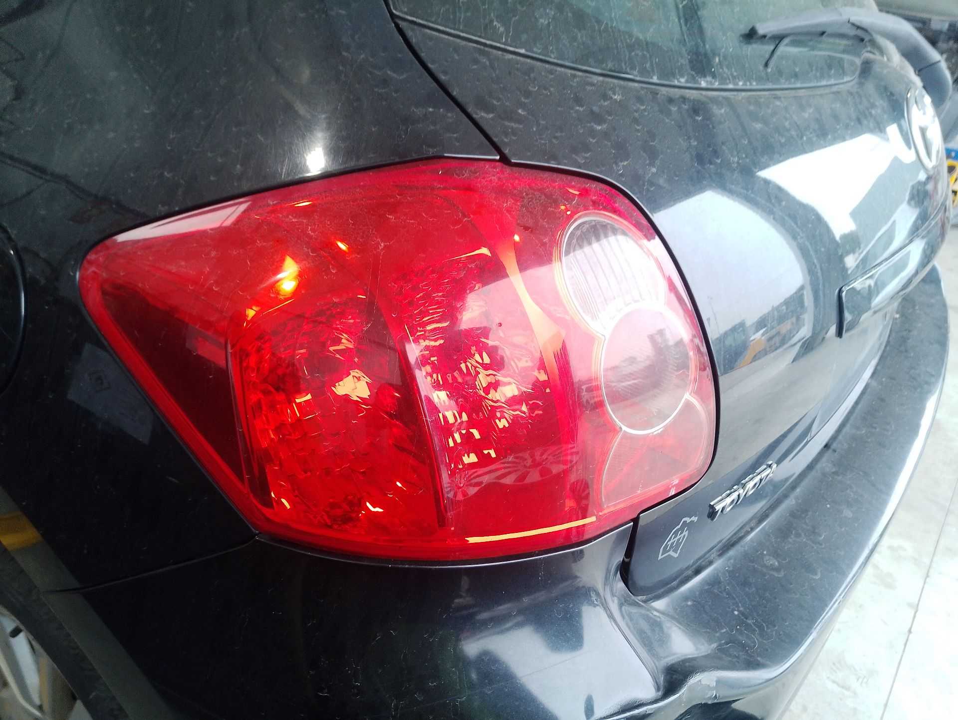 Recambio de piloto trasero izquierdo para toyota auris (_e15_) 2.0 d-4d (ade150_) referencia OEM IAM 8156102380  
