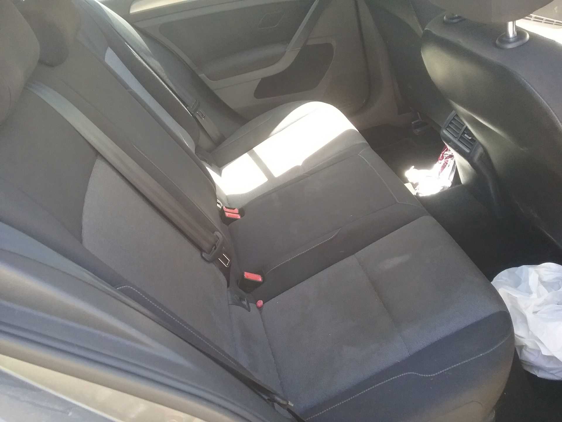 Recambio de asientos traseros para volkswagen golf vii lim. 1.6 tdi dpf referencia OEM IAM   