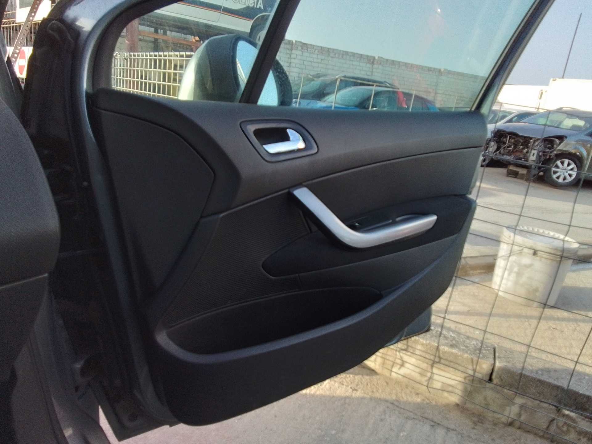 Recambio de guarnecido puerta delantera derecha para peugeot 308 2.0 16v hdi fap referencia OEM IAM   