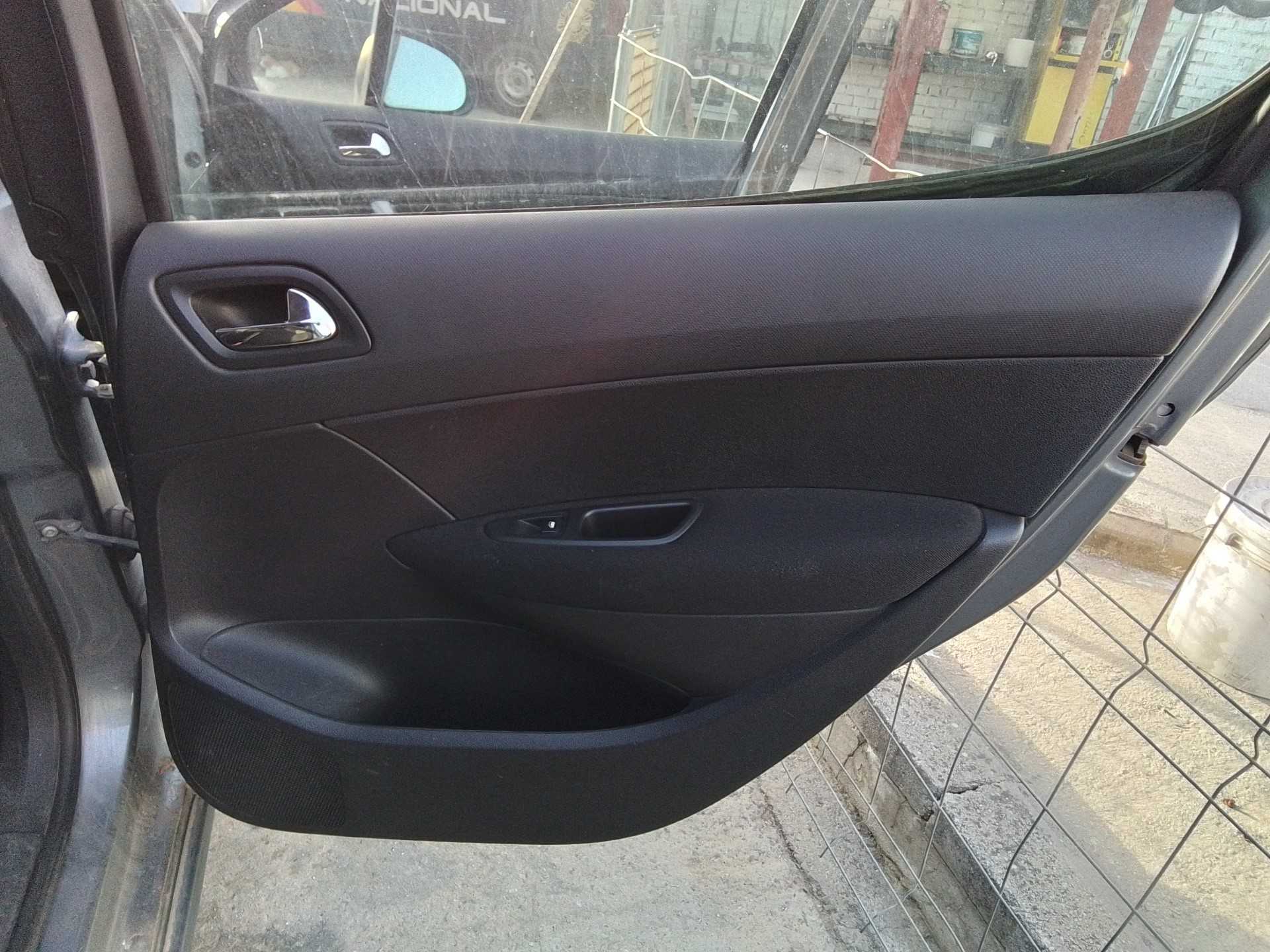 Recambio de guarnecido puerta trasera derecha para peugeot 308 2.0 16v hdi fap referencia OEM IAM   