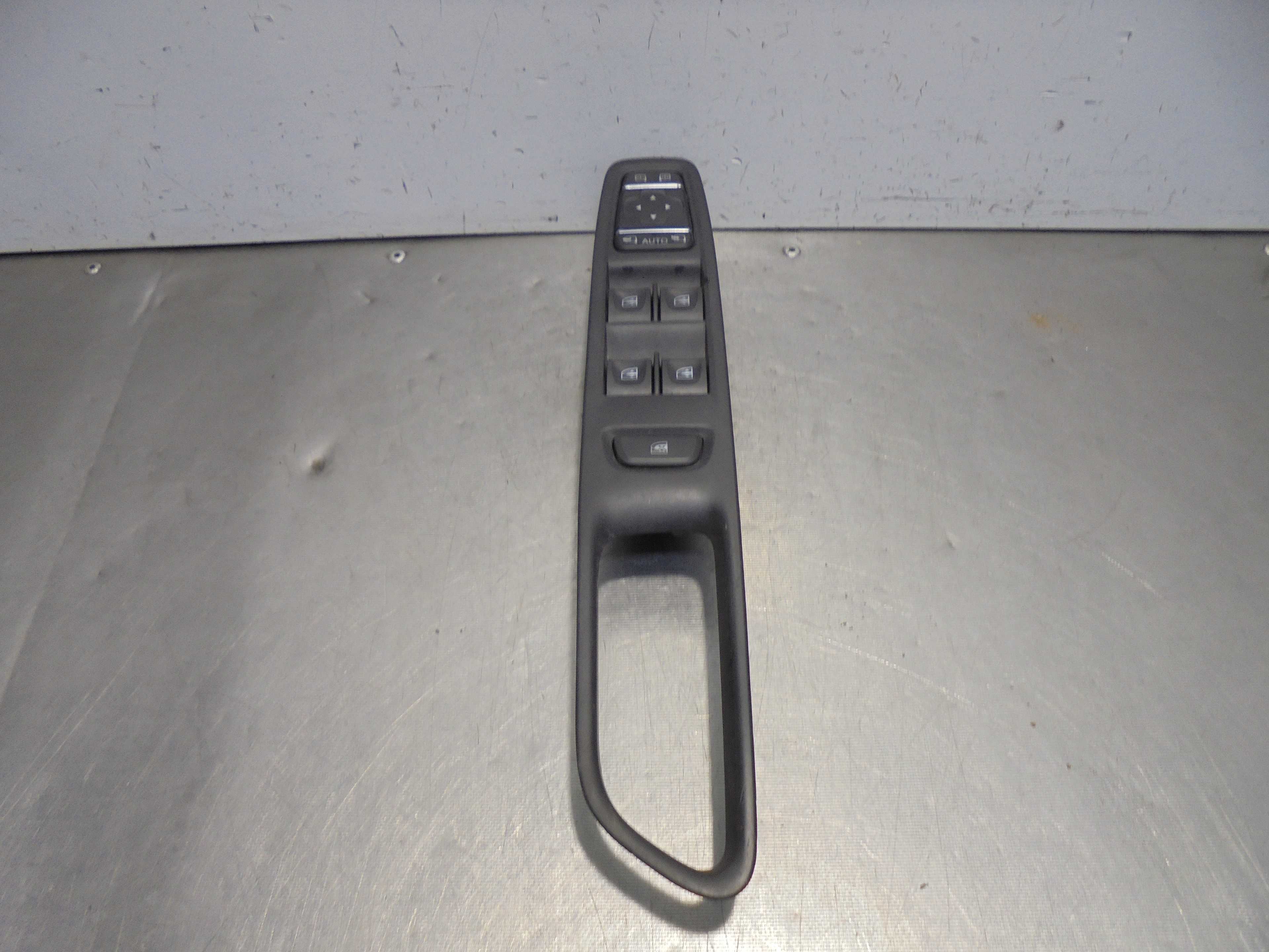 Recambio de mando elevalunas delantero izquierdo para renault captur life referencia OEM IAM 254118722R 255702886R 