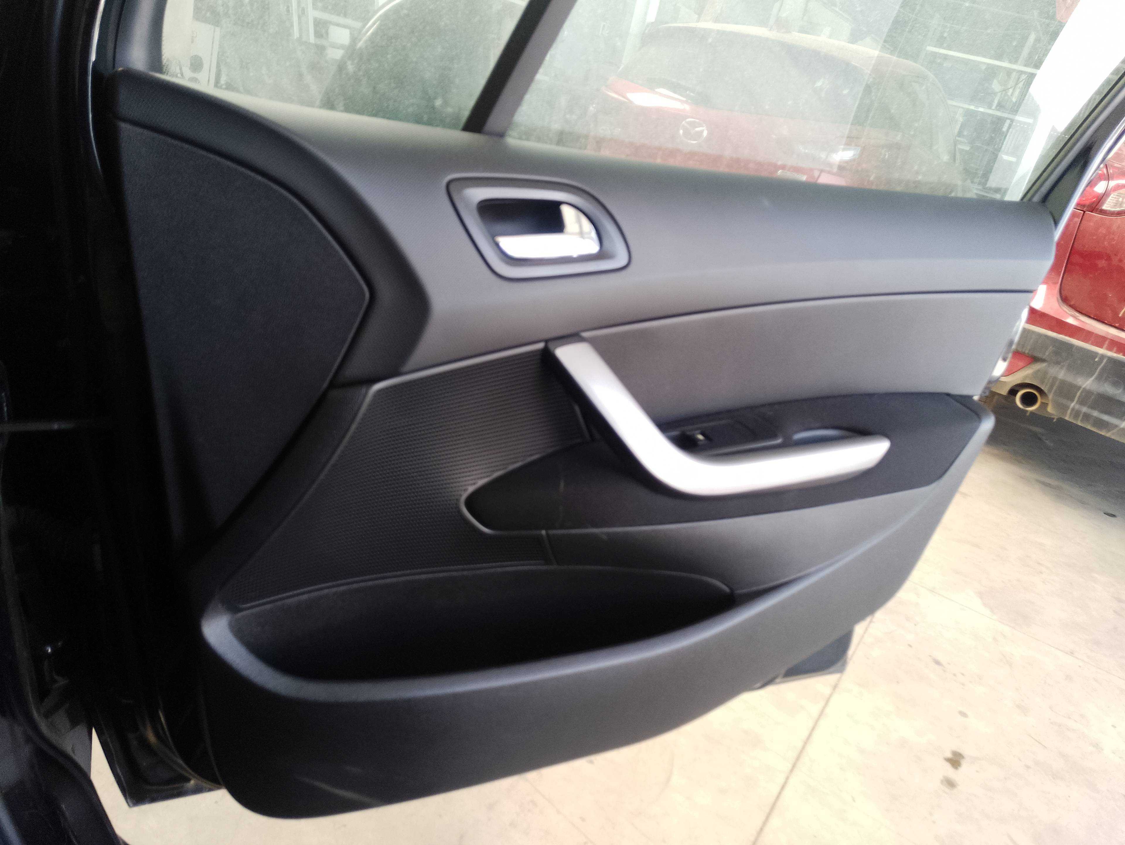 Recambio de guarnecido puerta delantera derecha para peugeot 308 sw sportium referencia OEM IAM   