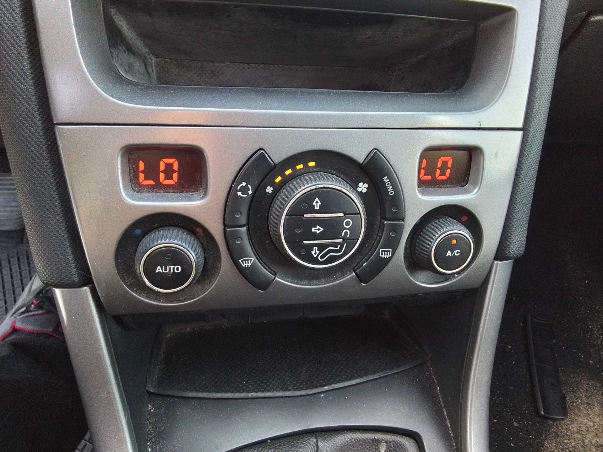 Recambio de mando climatizador para peugeot 308 2.0 16v hdi fap referencia OEM IAM   