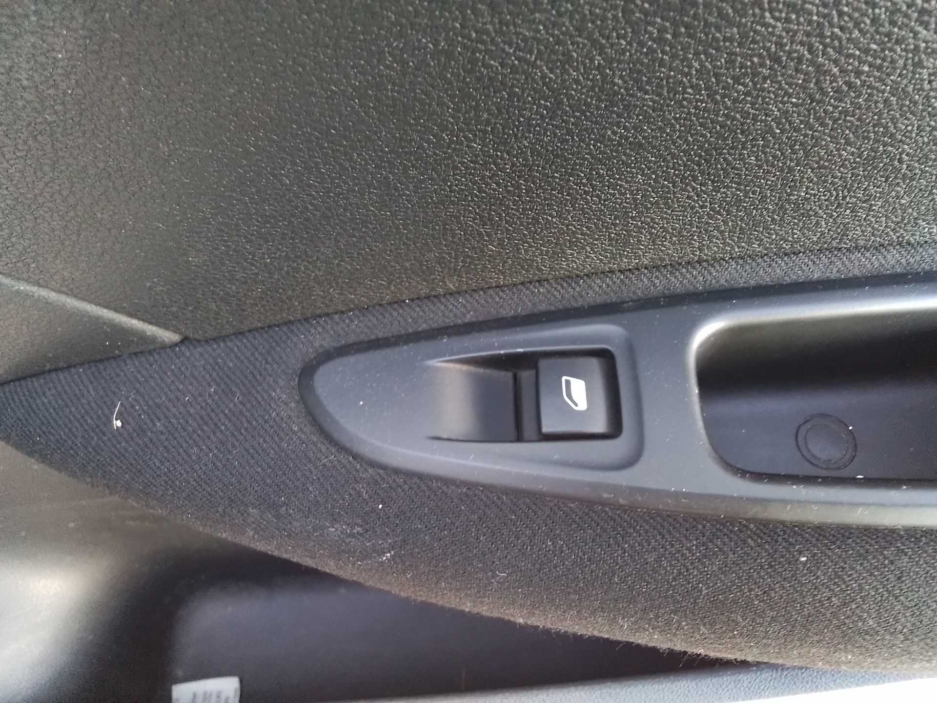 Recambio de mando elevalunas trasero derecho para peugeot 308 2.0 16v hdi fap referencia OEM IAM   
