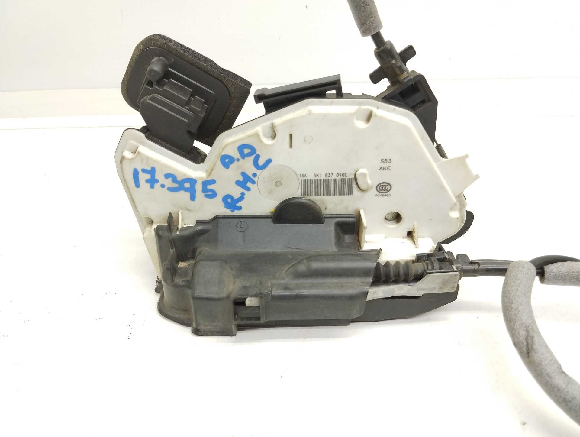 Recambio de cerradura puerta delantera derecha para volkswagen golf vii lim. 1.6 tdi dpf referencia OEM IAM 5K1837016E  