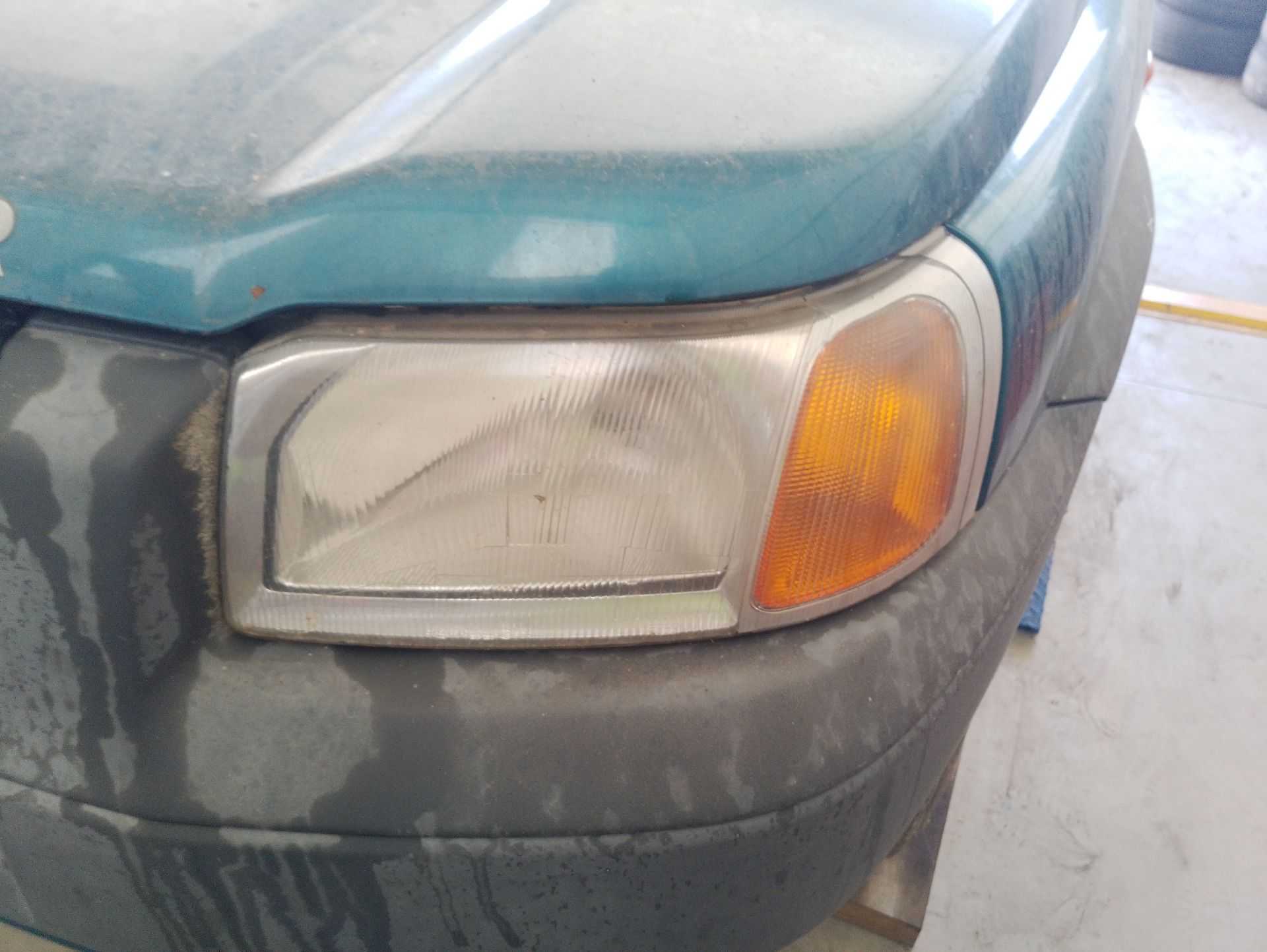 Recambio de faro izquierdo para land rover freelander i (l314) 2.0 di 4x4 referencia OEM IAM AMR4000  