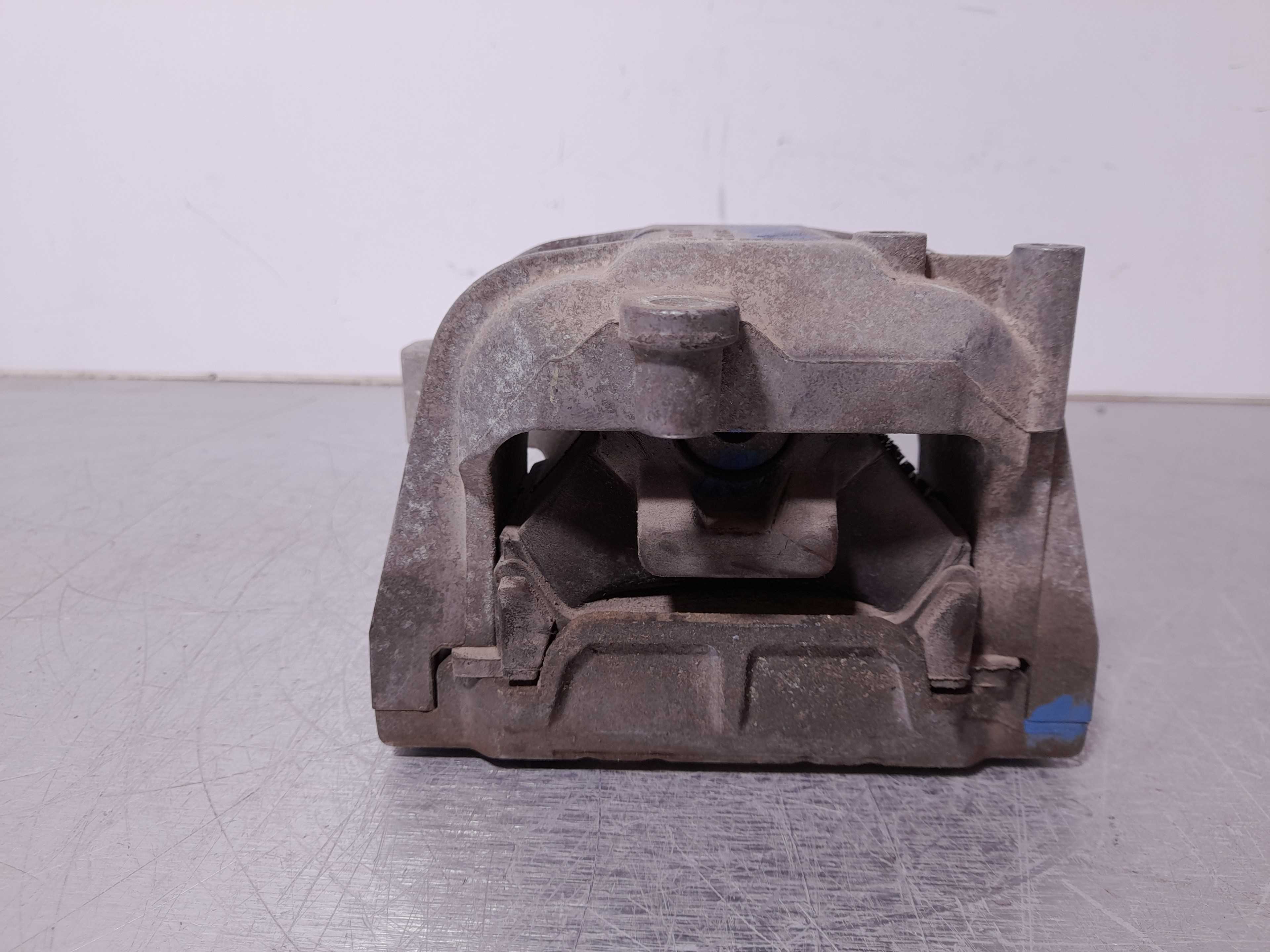 Recambio de soporte motor derecho para volkswagen golf v berlina (1k1) 1.9 tdi referencia OEM IAM 1K0199262  