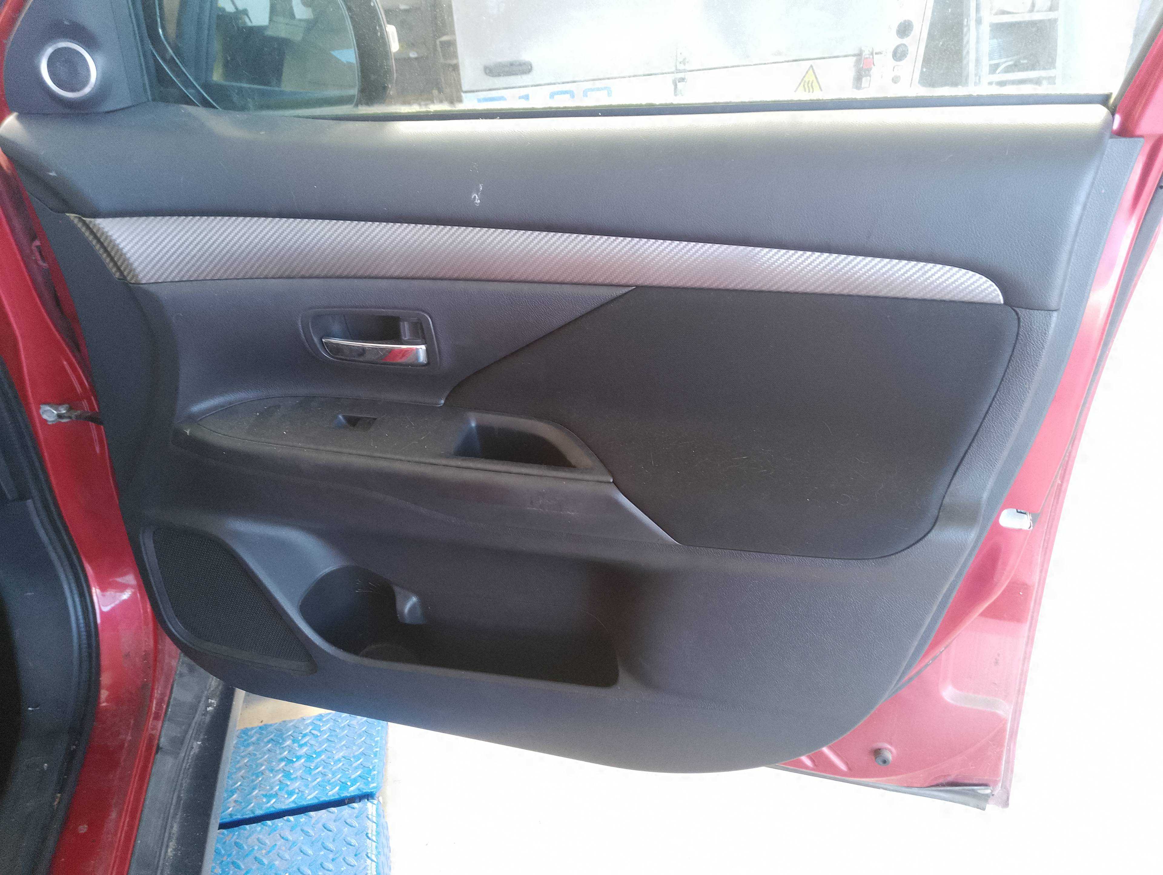 Recambio de guarnecido puerta delantera derecha para mitsubishi outlander (gf0) 2.2 di-d cat referencia OEM IAM   