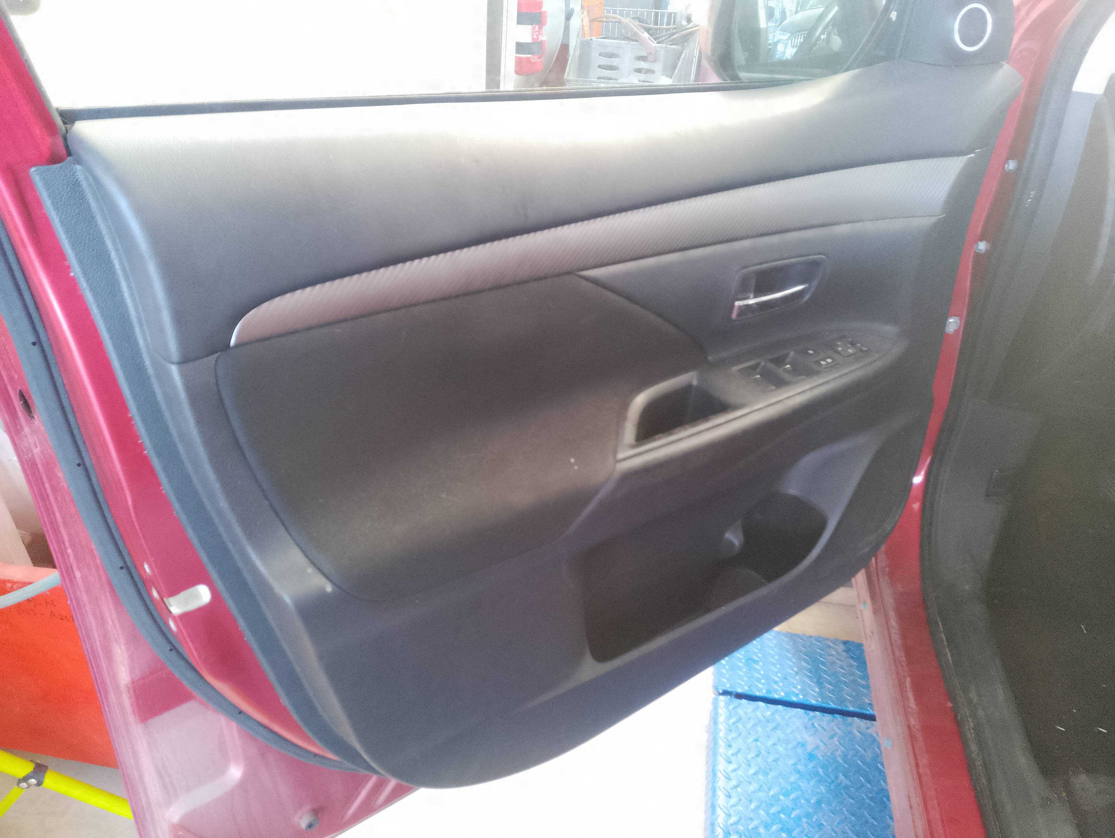 Recambio de guarnecido puerta delantera izquierda para mitsubishi outlander (gf0) 2.2 di-d cat referencia OEM IAM   