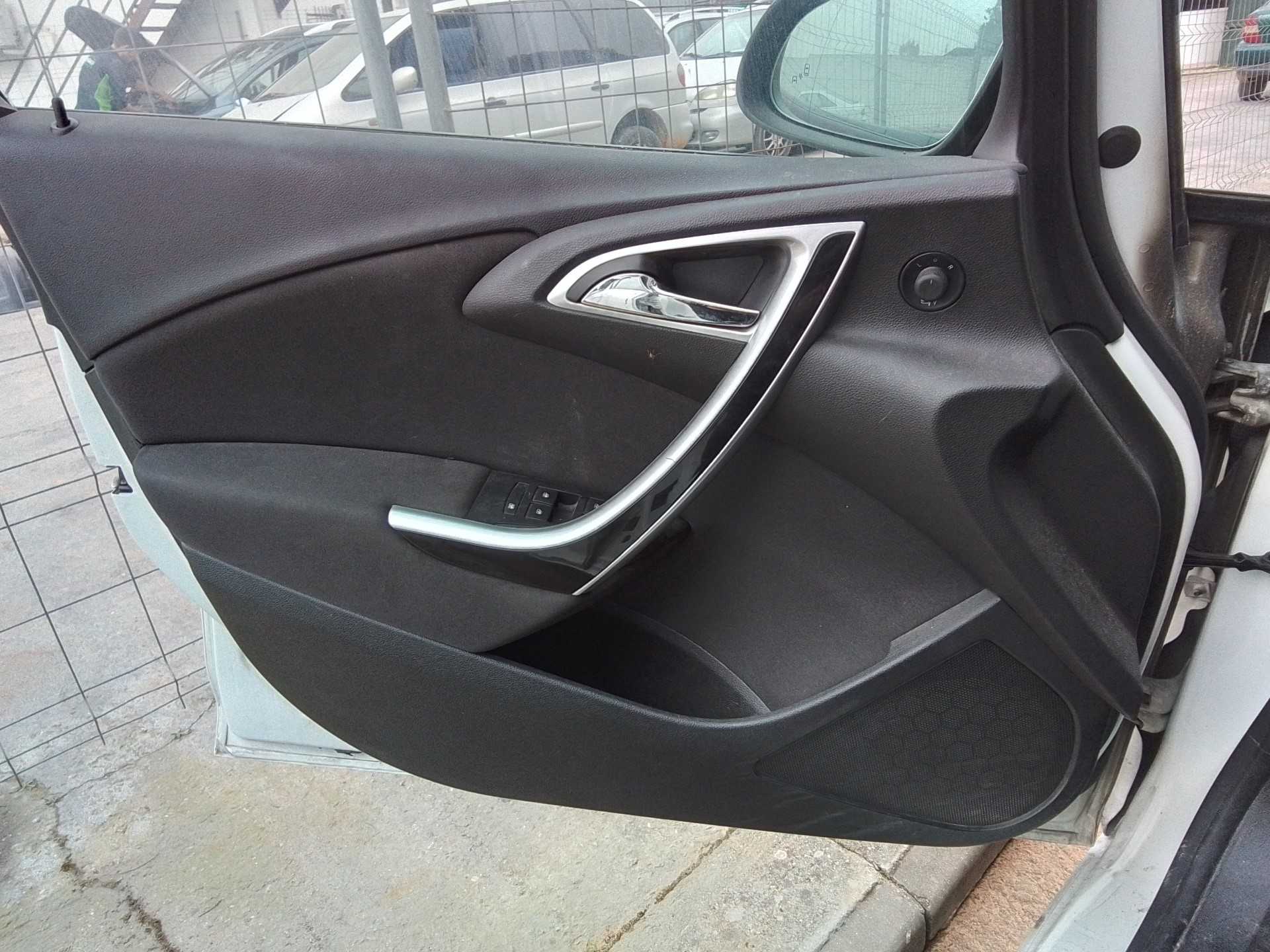 Recambio de guarnecido puerta delantera izquierda para opel astra j lim. excellence referencia OEM IAM   