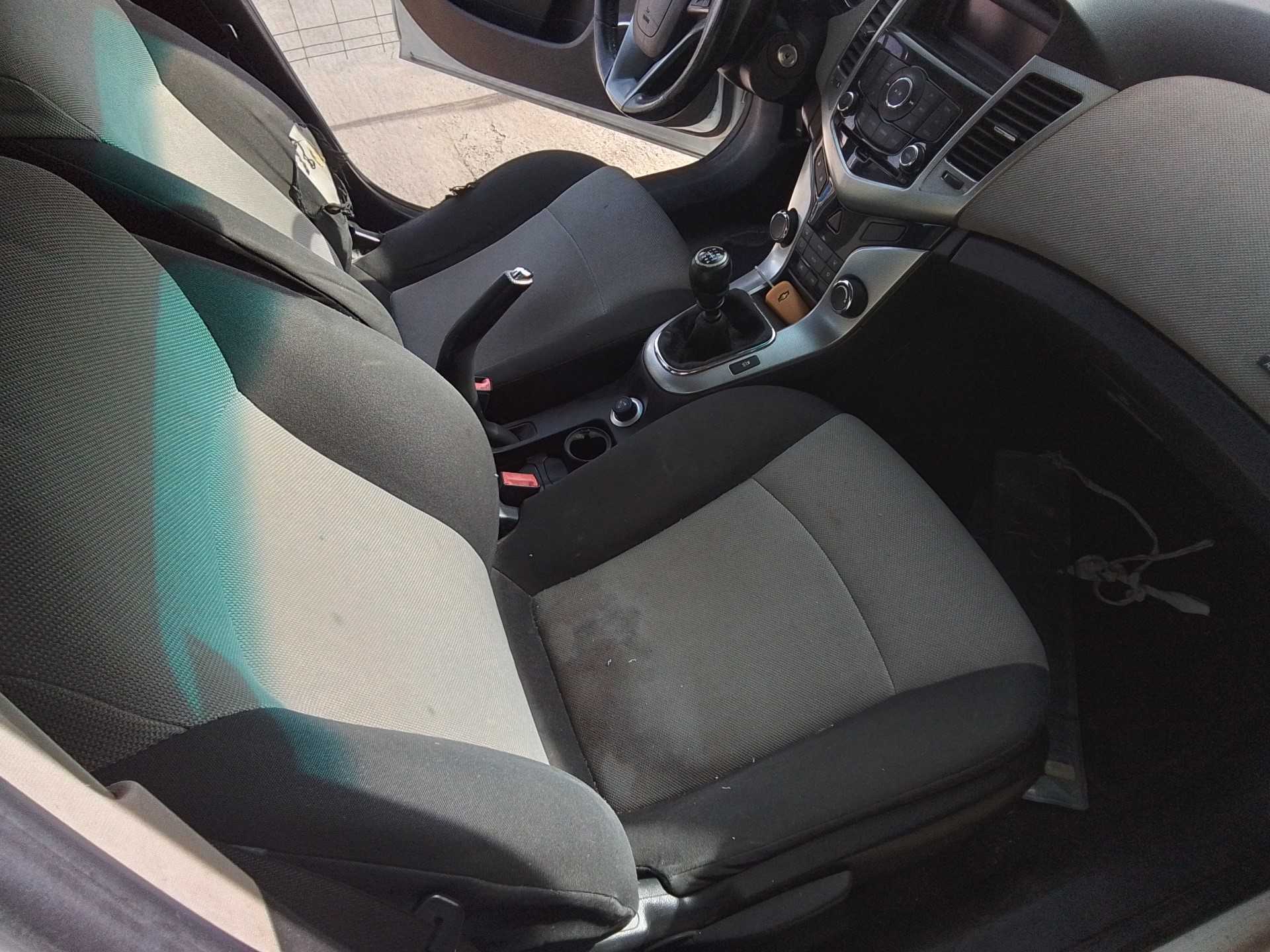 Recambio de asiento delantero derecho para chevrolet cruze 2.0 diesel cat referencia OEM IAM   