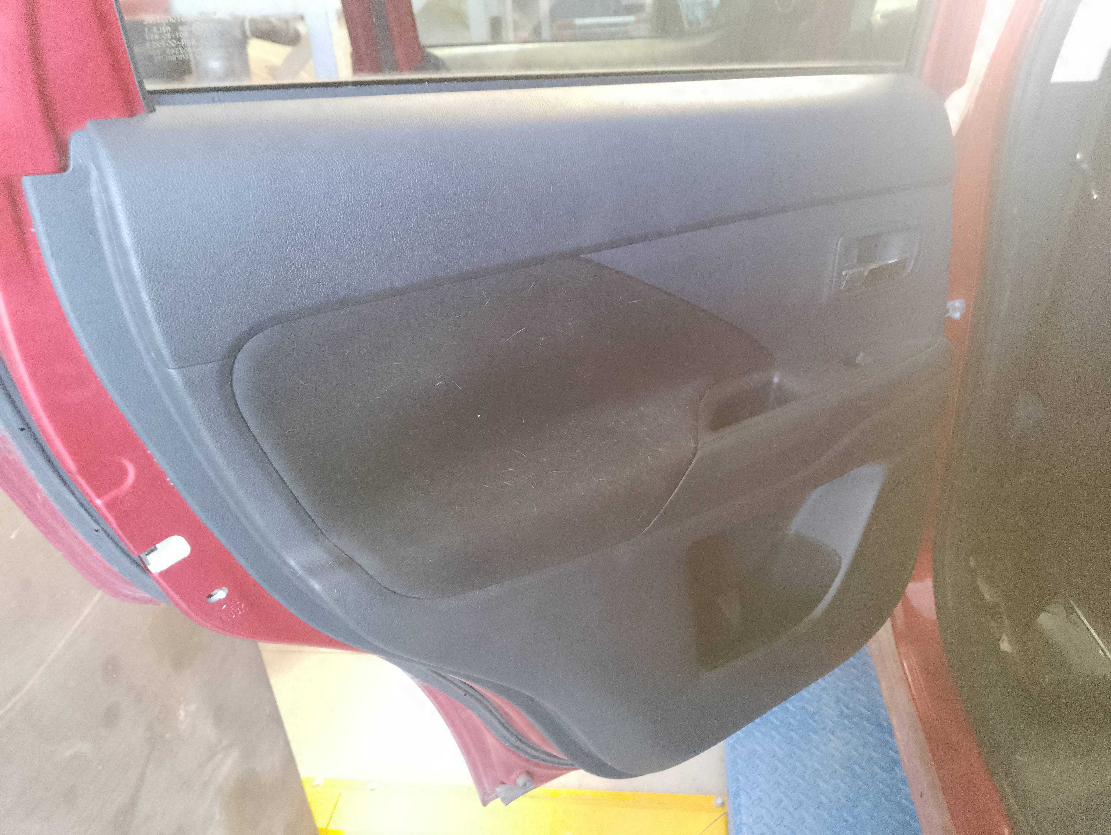 Recambio de guarnecido puerta trasera izquierda para mitsubishi outlander (gf0) 2.2 di-d cat referencia OEM IAM   