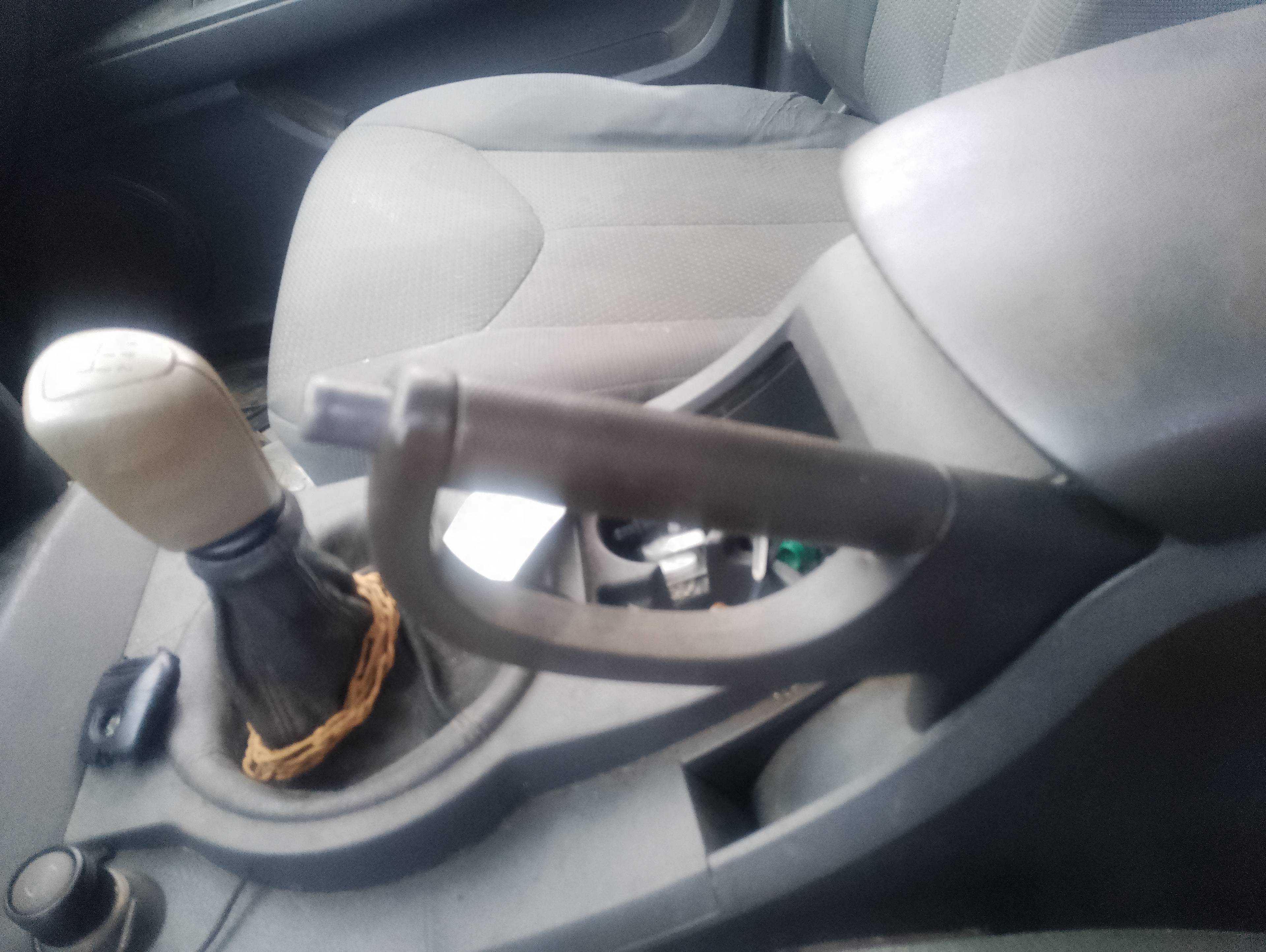 Recambio de palanca freno para ssangyong kyron 200 xdi limited referencia OEM IAM   