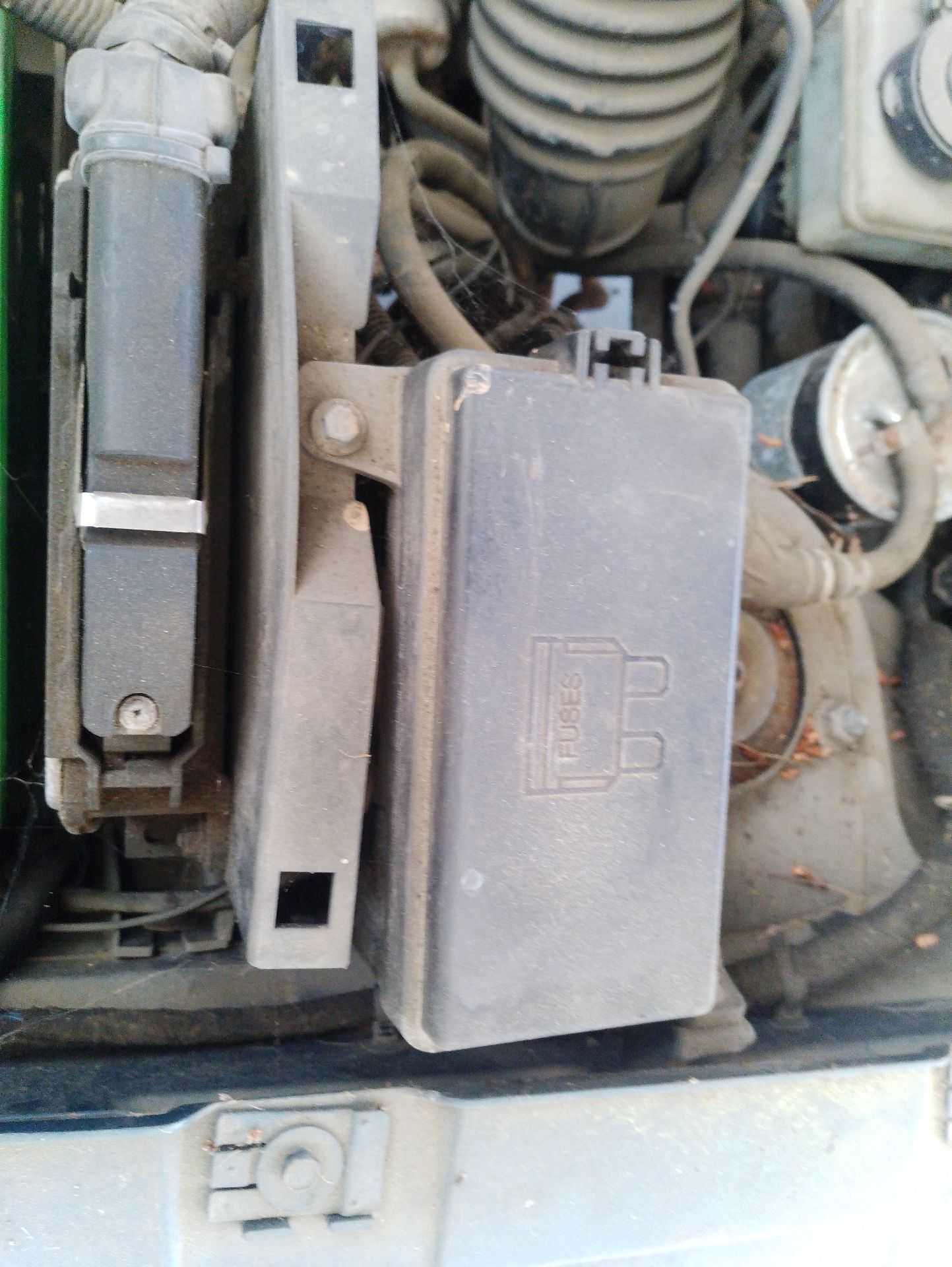 Recambio de caja reles / fusibles para land rover freelander i (l314) 2.0 di 4x4 referencia OEM IAM YPP100310L  