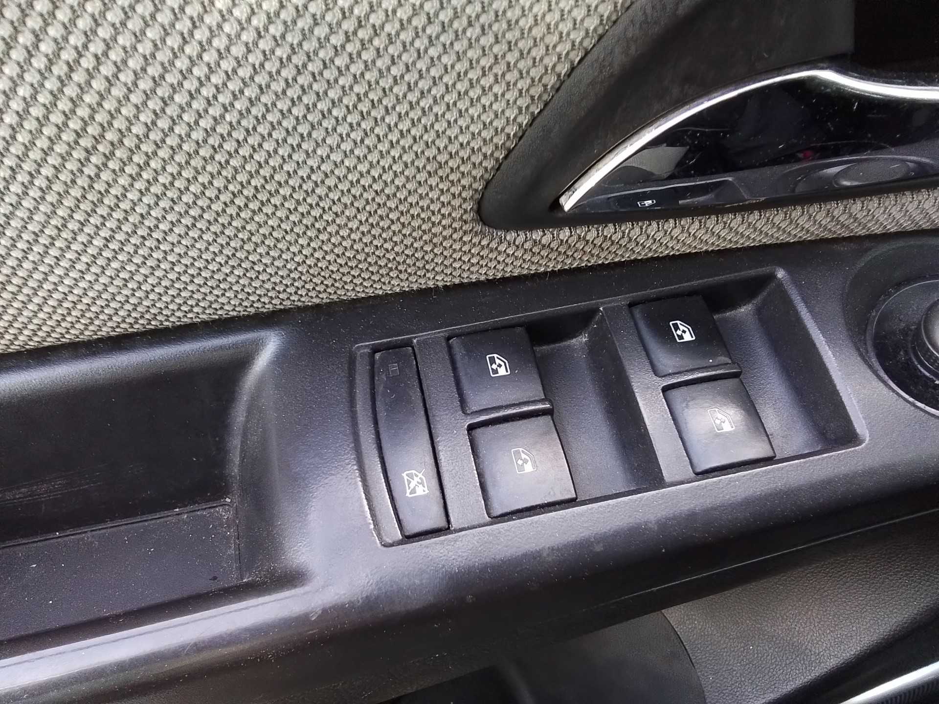 Recambio de mando elevalunas delantero izquierdo para chevrolet cruze 2.0 diesel cat referencia OEM IAM   