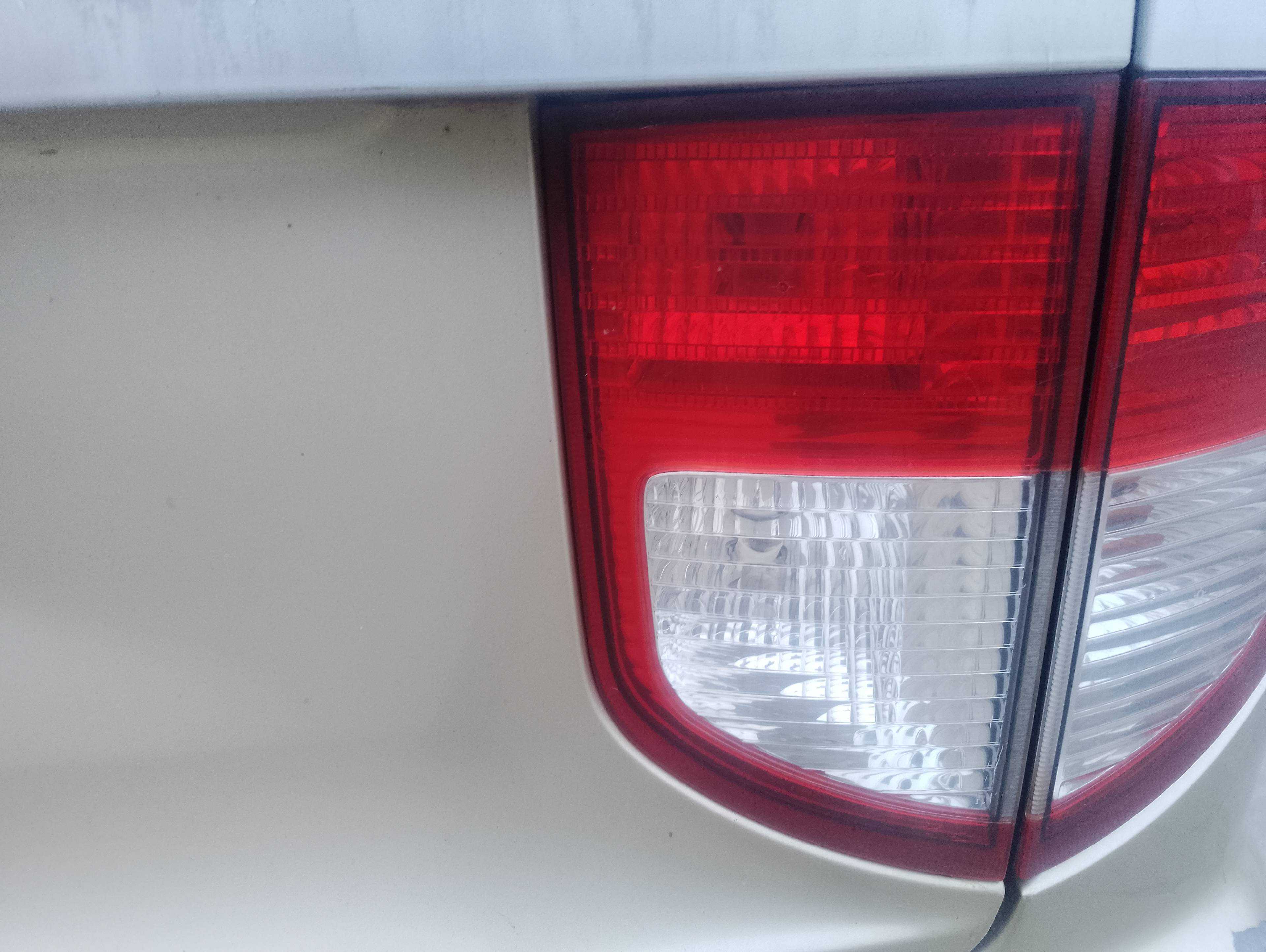 Recambio de piloto porton trasero derecho para ssangyong kyron 200 xdi limited referencia OEM IAM   