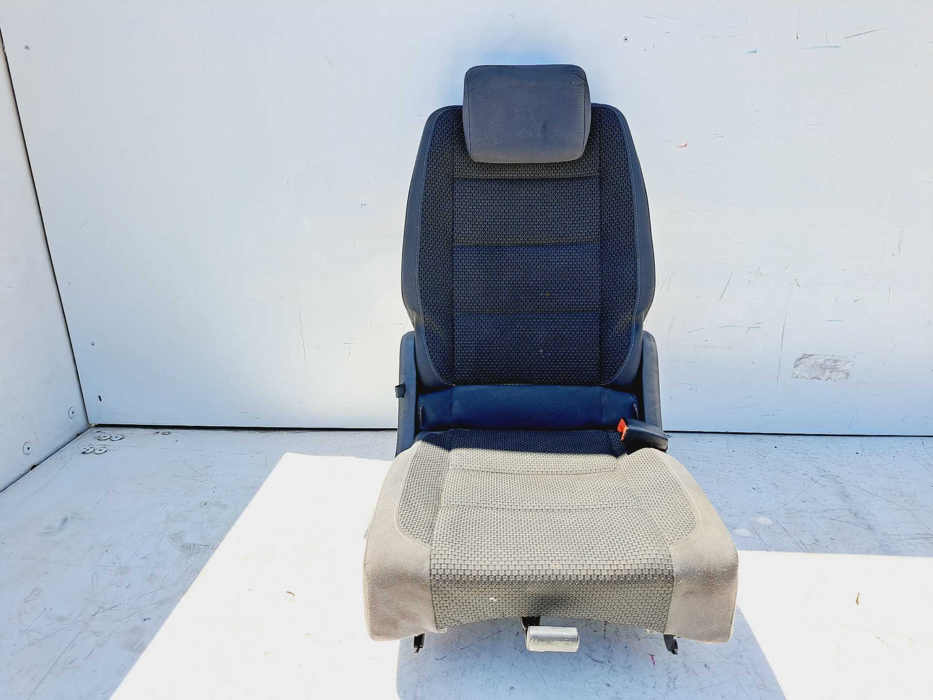 Recambio de asientos trasero derecho para volkswagen touran (1t3) 1.6 tdi dpf referencia OEM IAM 1T0883065H  