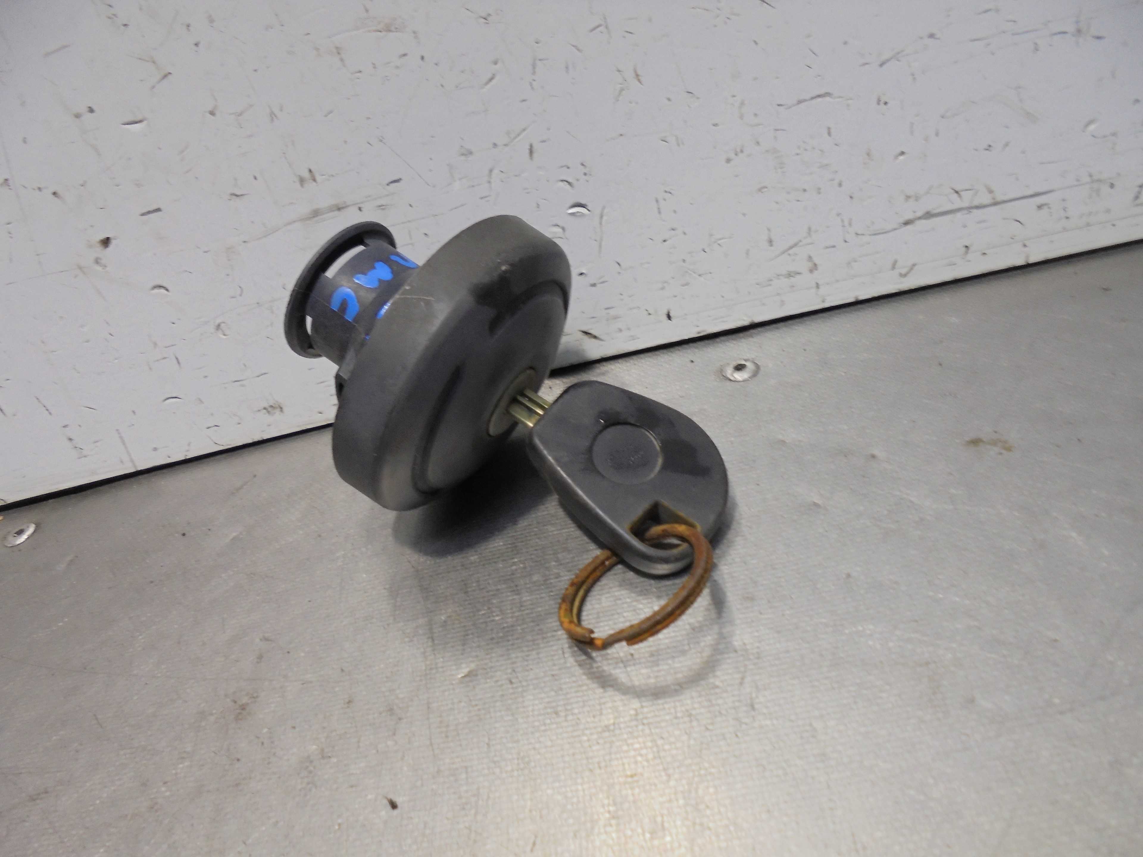 Recambio de tapon combustible para citroën xsara berlina 1.9d premier referencia OEM IAM   
