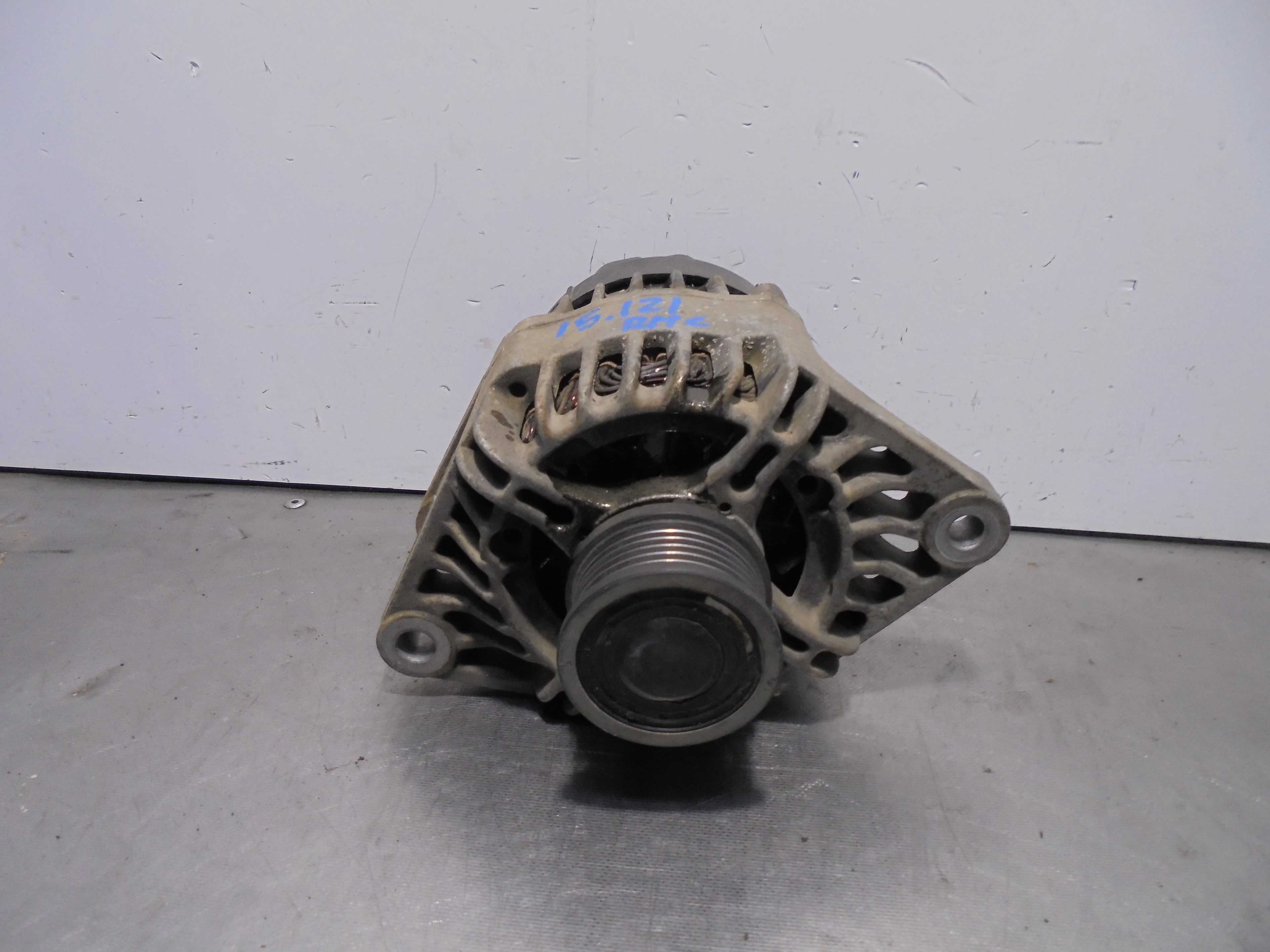 Recambio de alternador para fiat stilo (192) 1.9 8v jtd cat (939a1000 / 192a8000) referencia OEM IAM 51727338 DENSO 