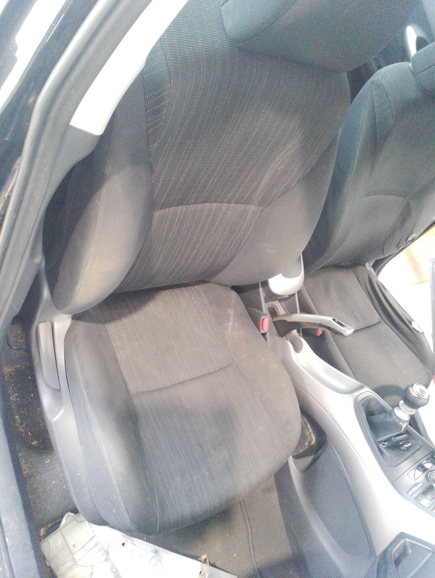 Recambio de asiento delantero derecho para toyota auris (_e15_) 2.0 d-4d (ade150_) referencia OEM IAM   