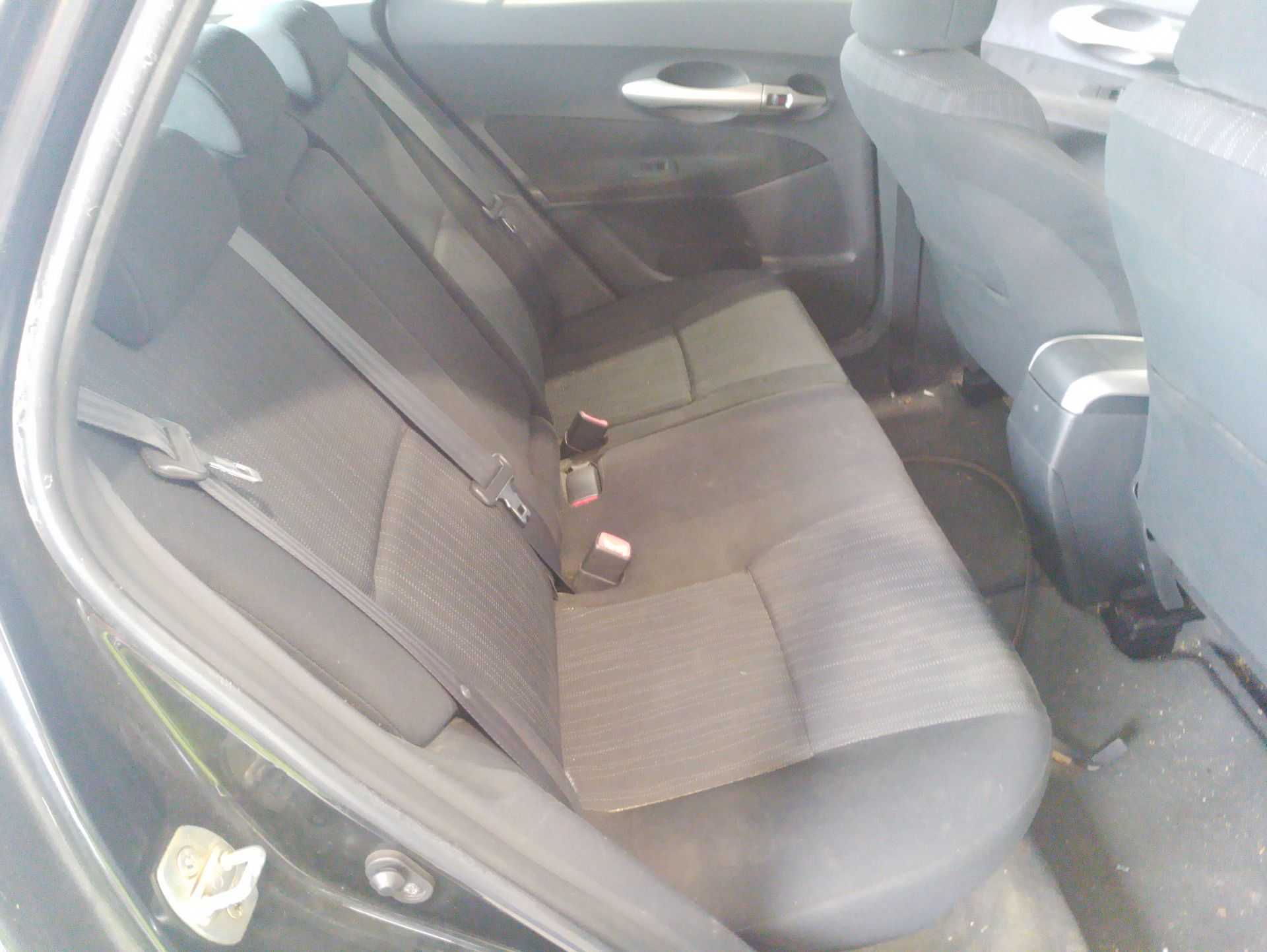 Recambio de asientos traseros para toyota auris (_e15_) 2.0 d-4d (ade150_) referencia OEM IAM   