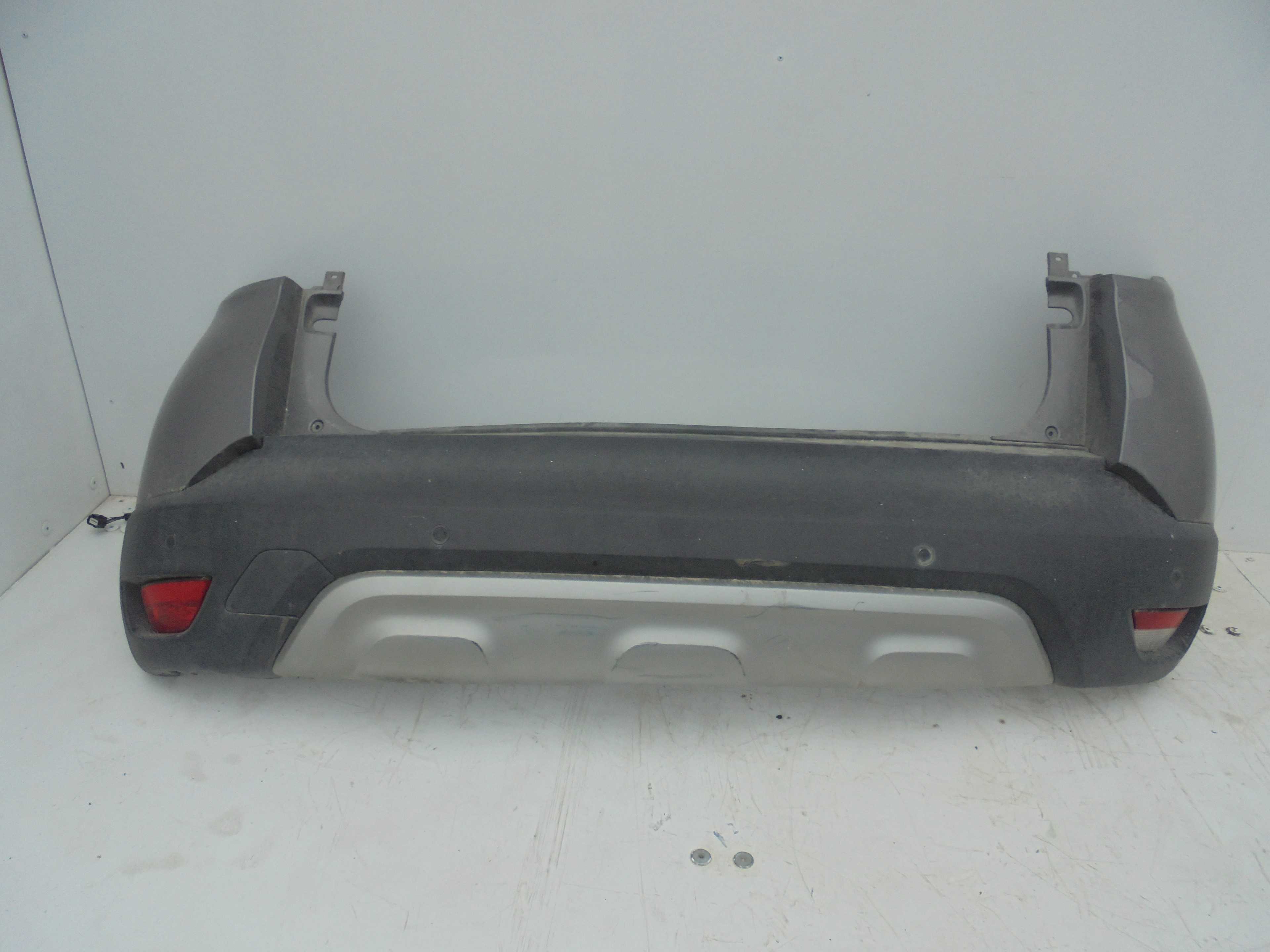 Recambio de paragolpes trasero para renault captur life referencia OEM IAM   