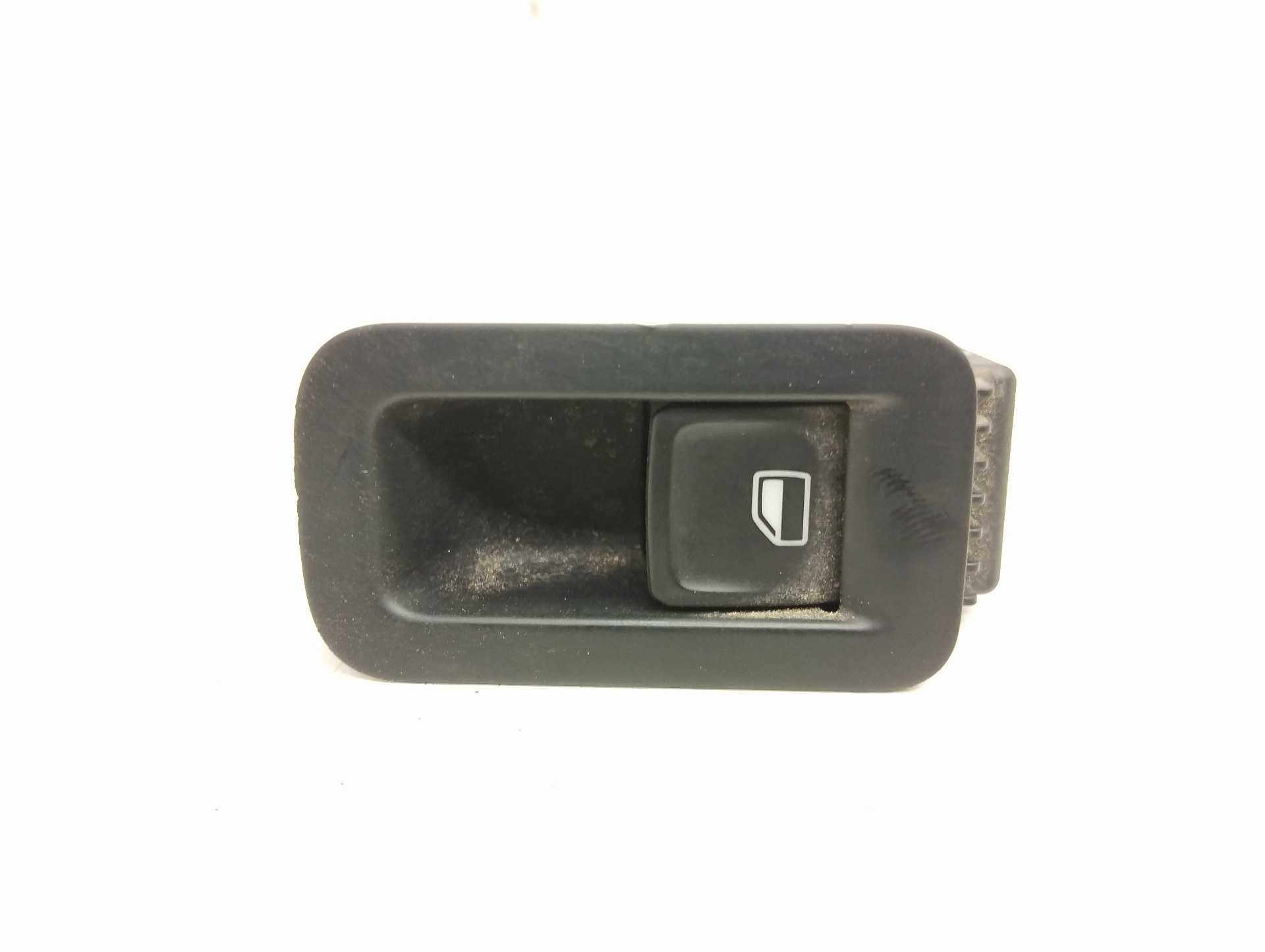 Recambio de mando elevalunas delantero derecho para volkswagen golf vii lim. 1.6 tdi dpf referencia OEM IAM 5G0959855H 101032140