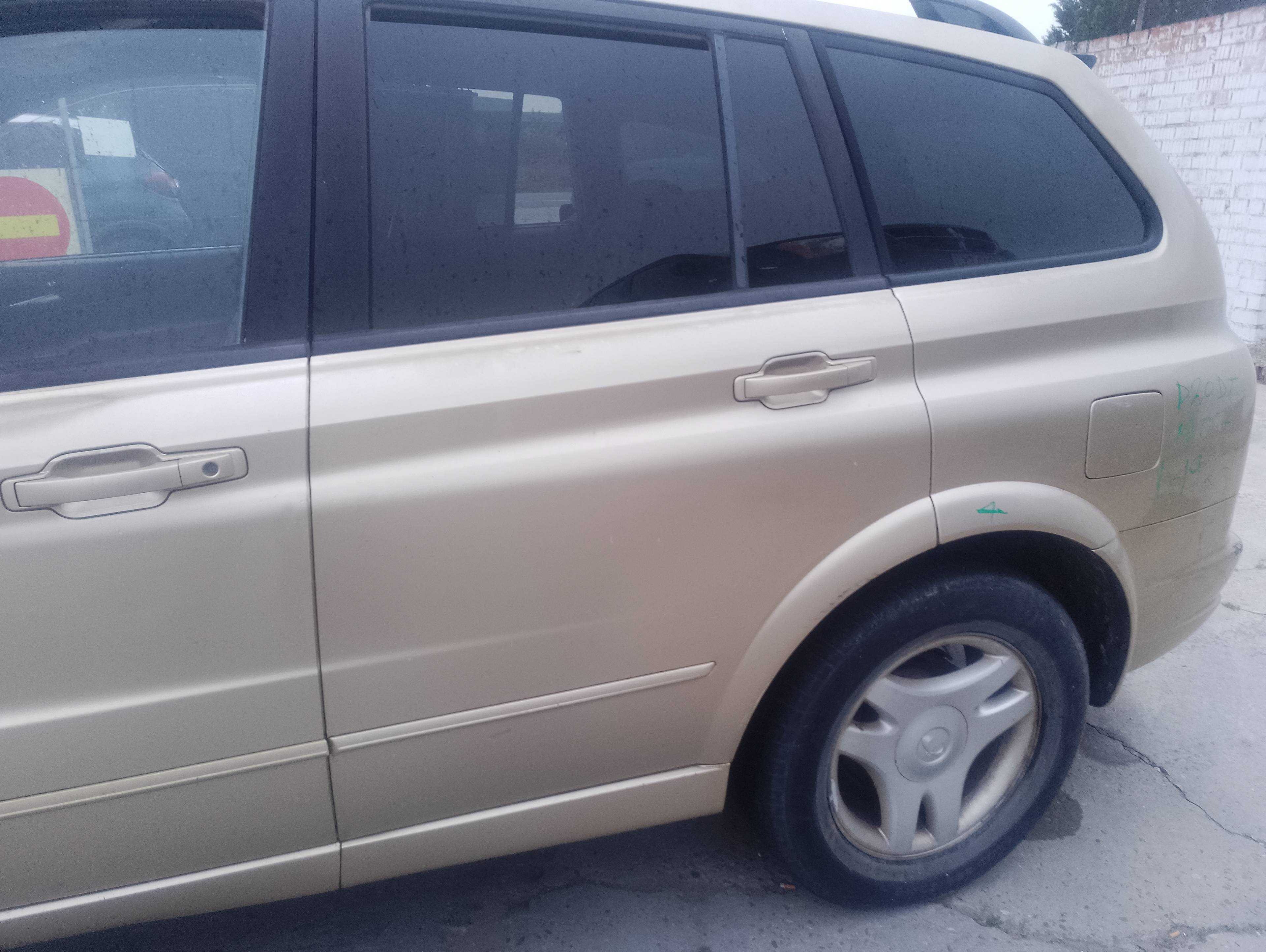 Recambio de puerta trasera izquierda para ssangyong kyron 200 xdi limited referencia OEM IAM   