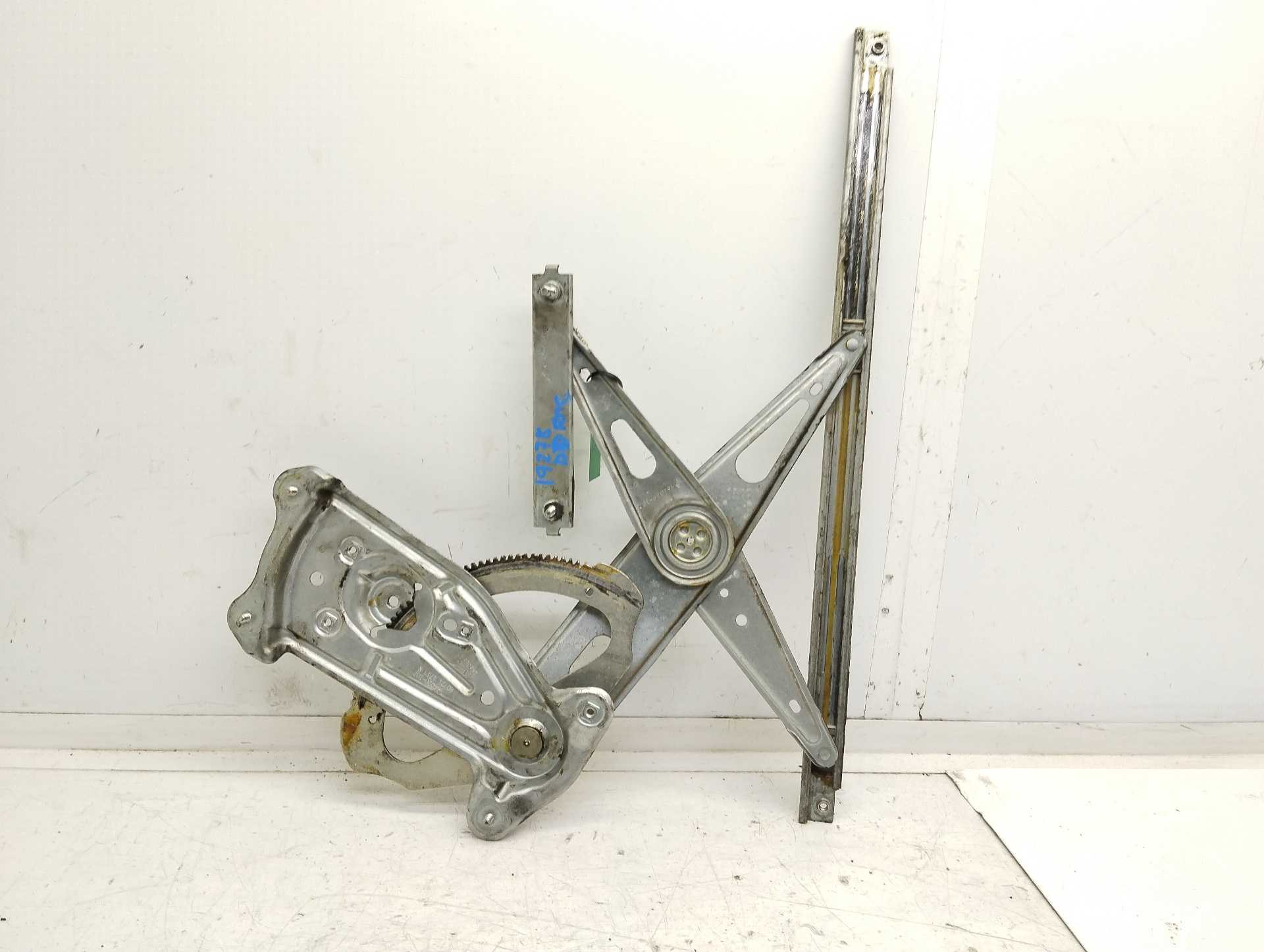 Recambio de elevalunas delantero derecho para renault megane iii berlina 5 p dynamique referencia OEM IAM 966415103  