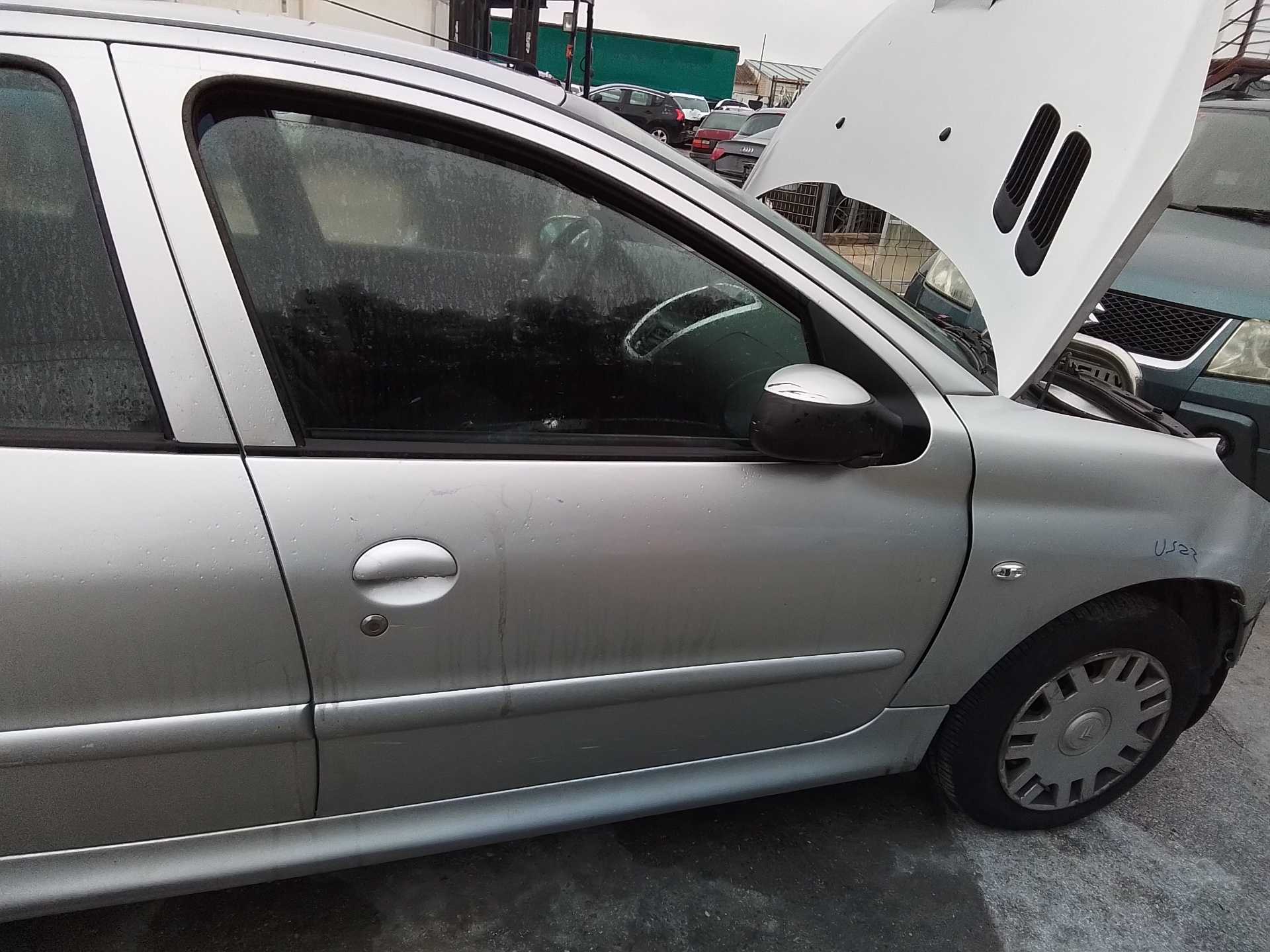 Recambio de puerta delantera derecha para peugeot 206+ básico referencia OEM IAM   