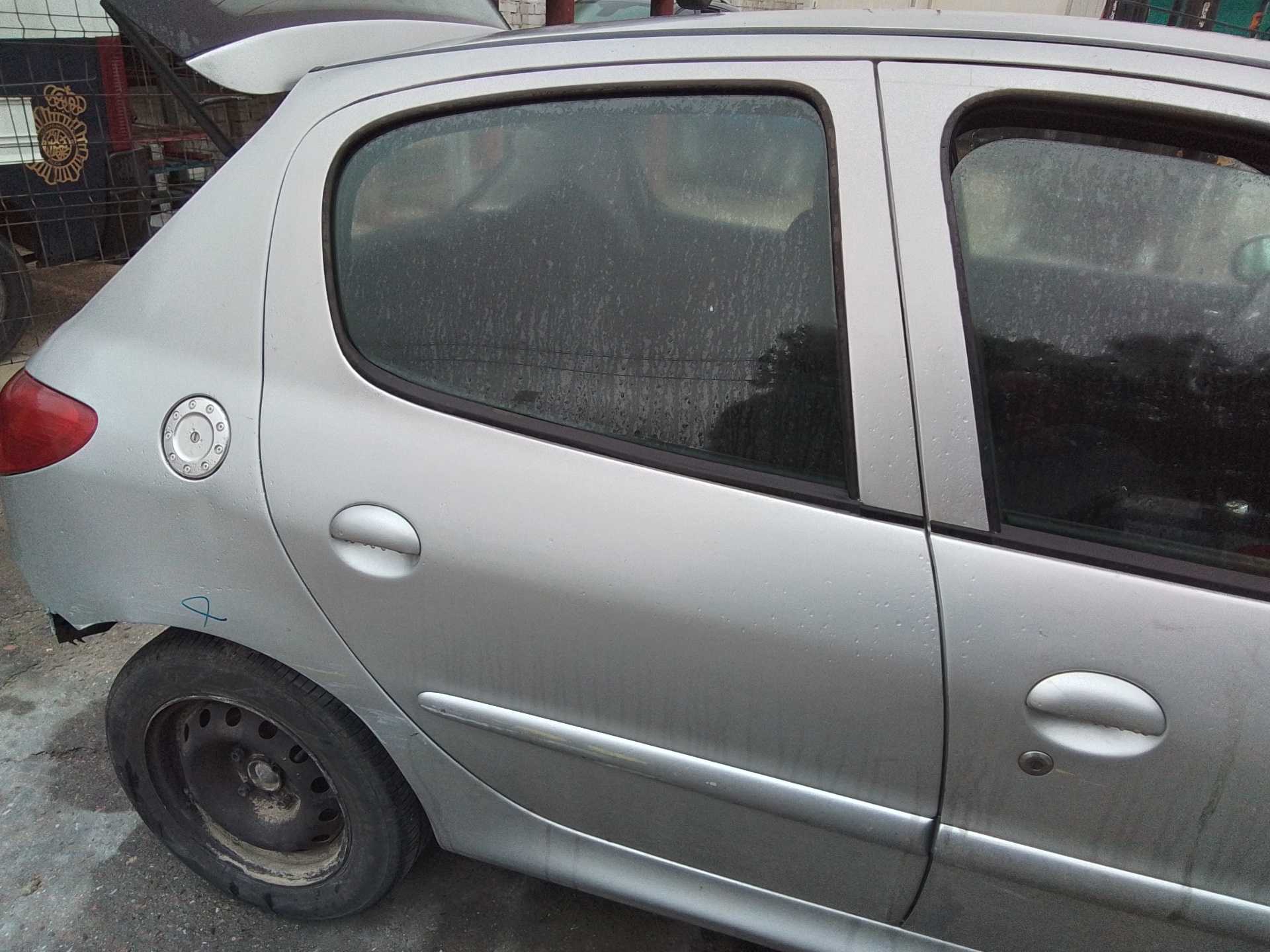 Recambio de puerta trasera derecha para peugeot 206+ básico referencia OEM IAM   