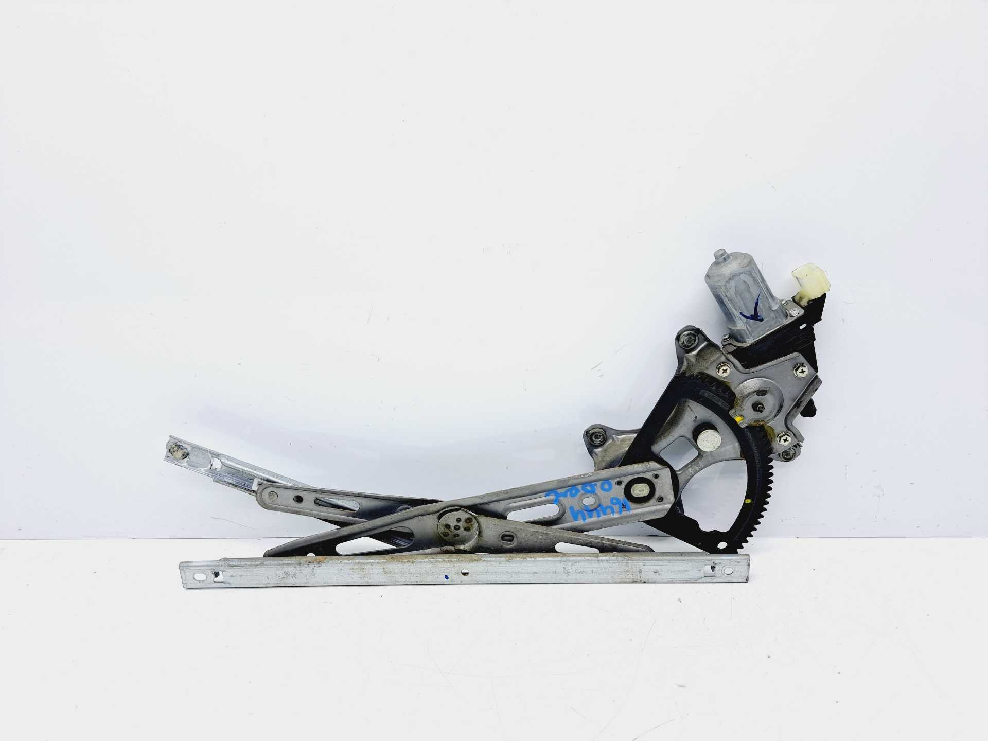 Recambio de elevalunas delantero derecho para hyundai i20 1.2 cat referencia OEM IAM 988201J100 2621004670 DENSO