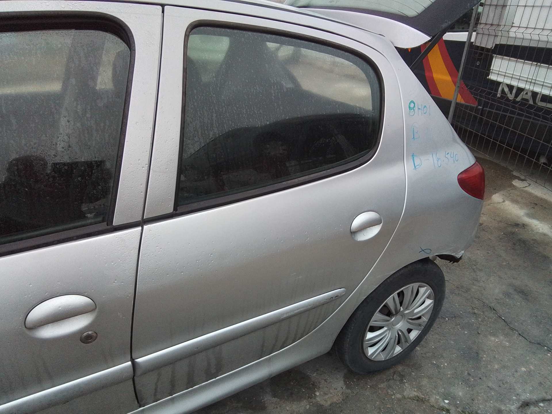 Recambio de puerta trasera izquierda para peugeot 206+ básico referencia OEM IAM   