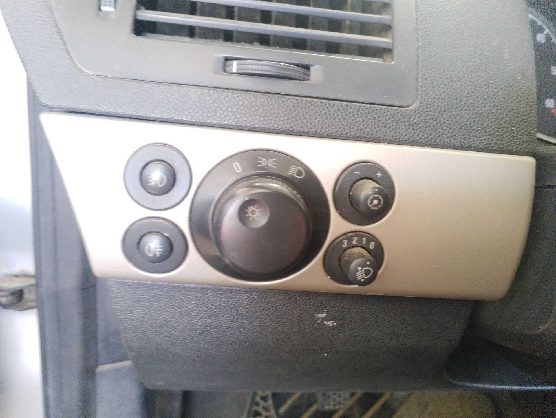 Recambio de mando luces para opel astra h station wagon (a04) 1.9 cdti (l35) referencia OEM IAM   