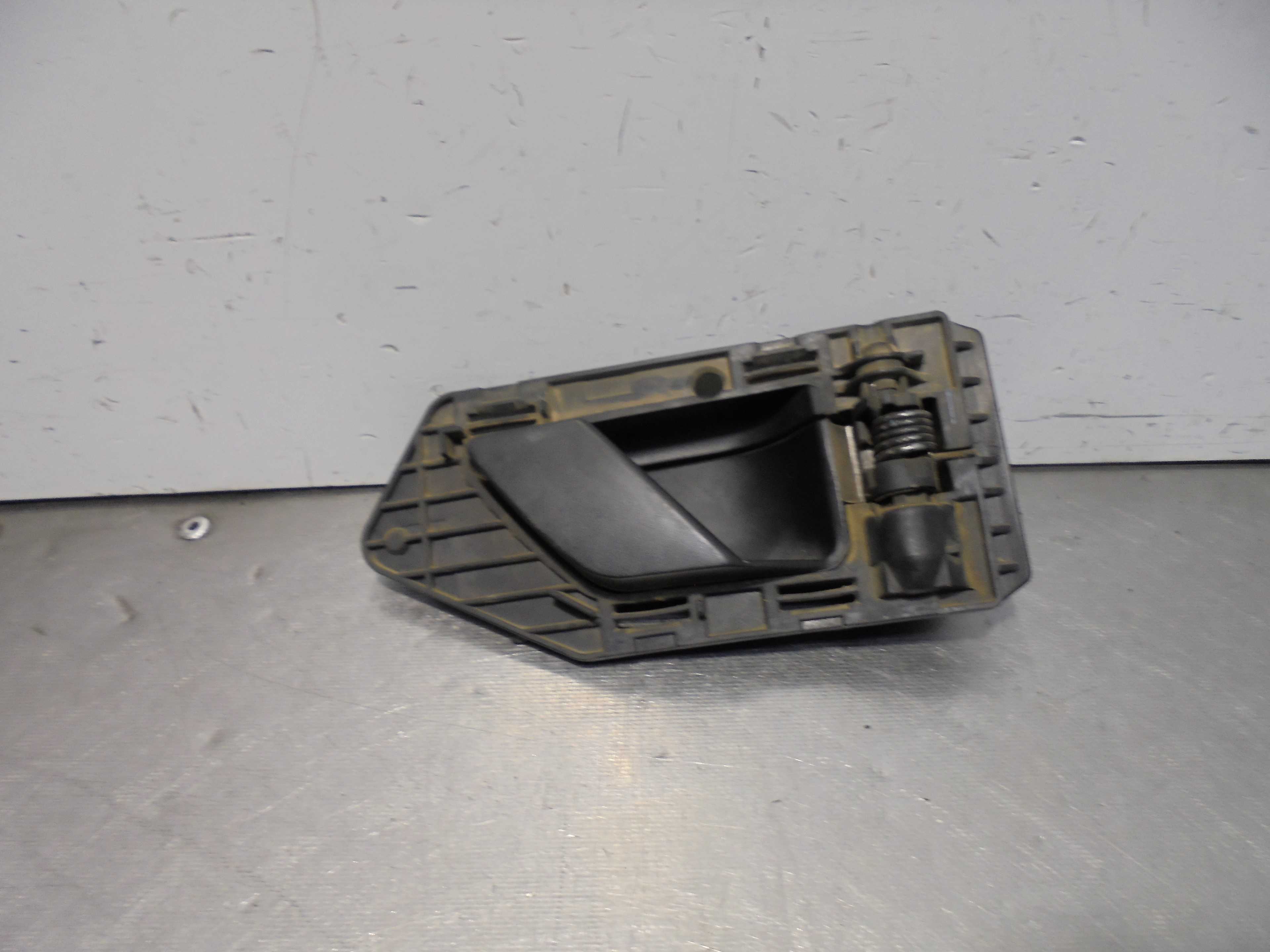 Recambio de maneta interior delantera derecha para citroën berlingo 1.9 diesel referencia OEM IAM 9621422877  