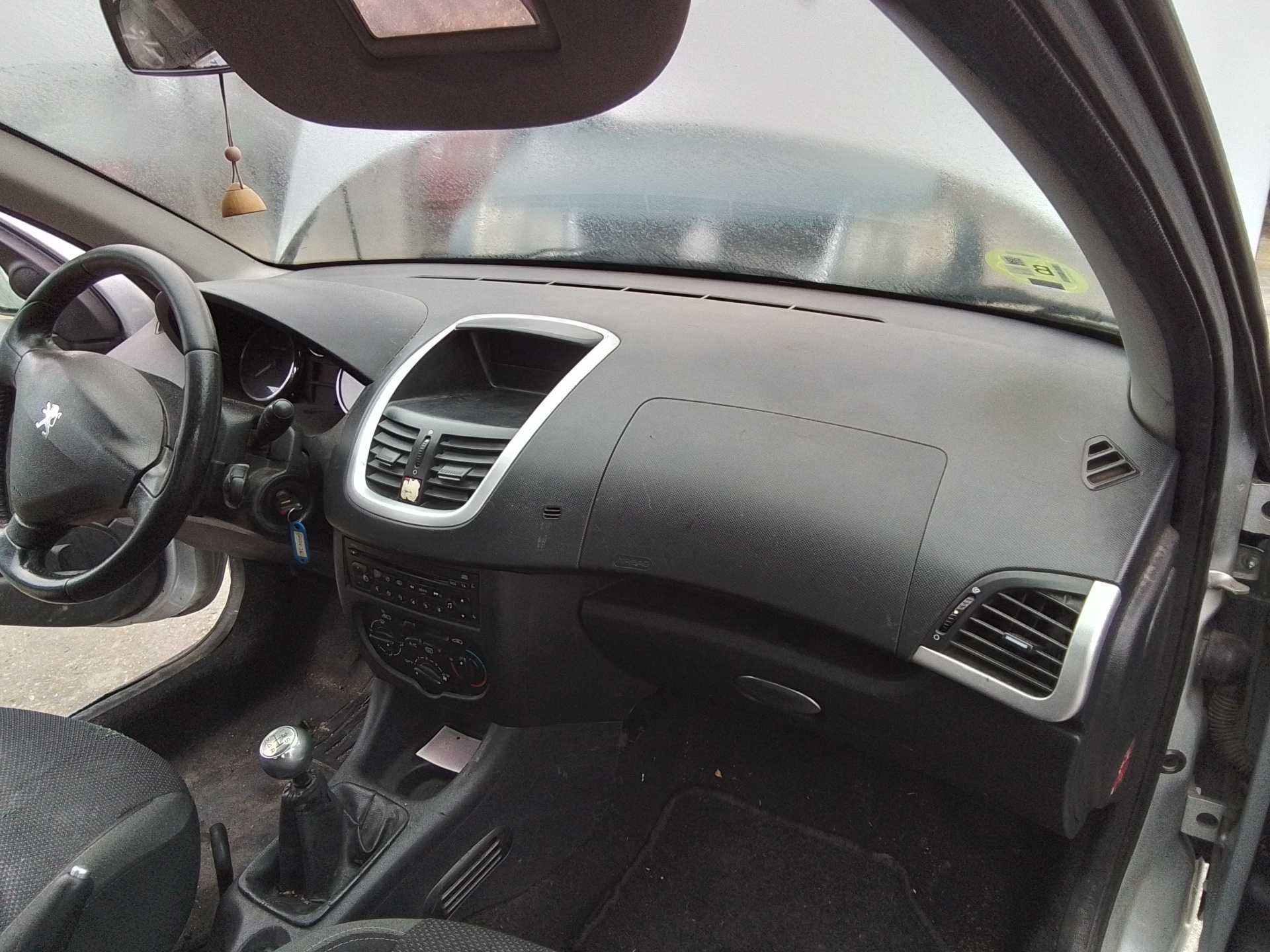 Recambio de salpicadero para peugeot 206+ básico referencia OEM IAM   