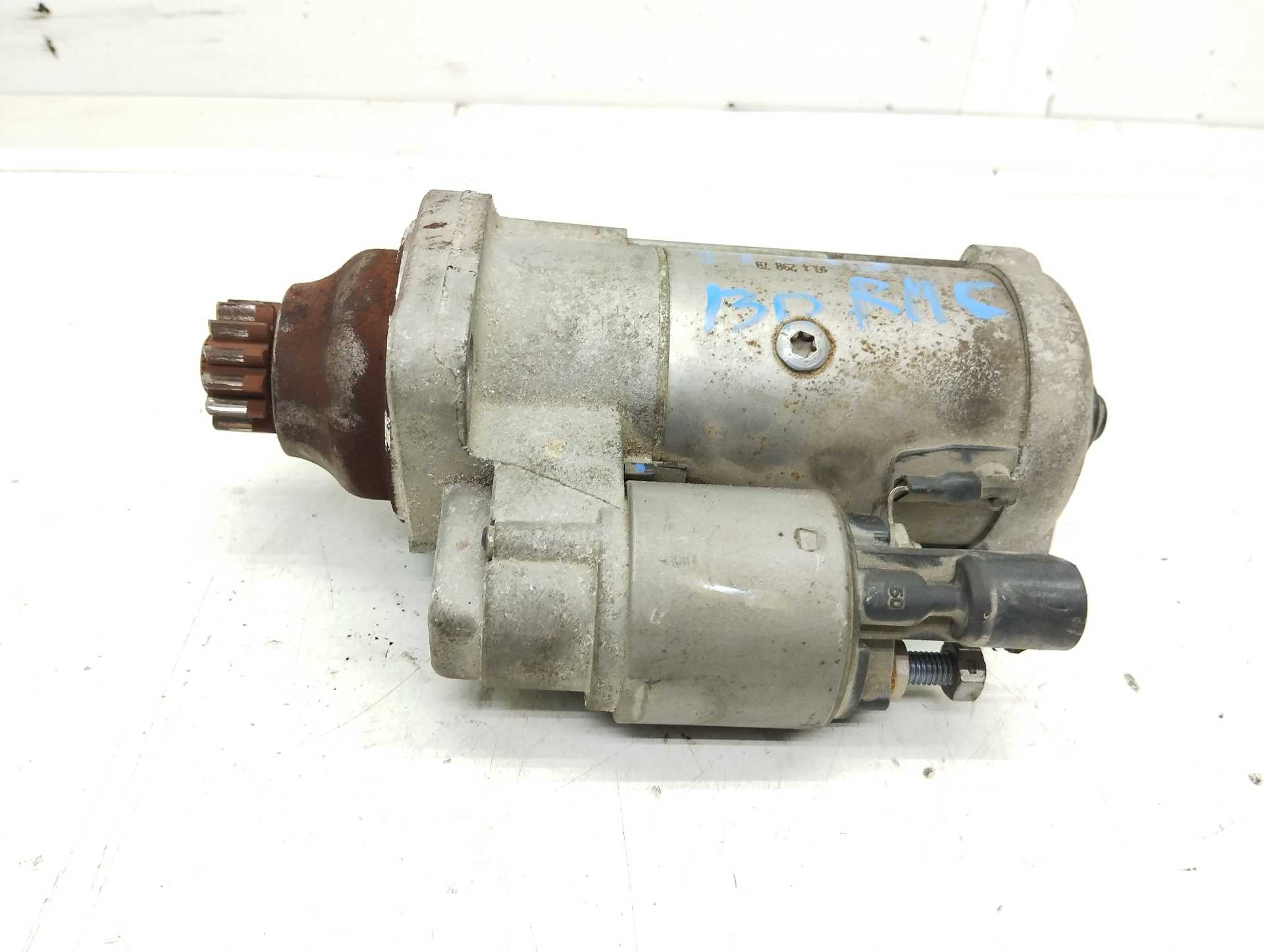 Recambio de motores de arranque para volkswagen golf vii lim. 1.6 tdi dpf referencia OEM IAM 02Z911024L VALEO 