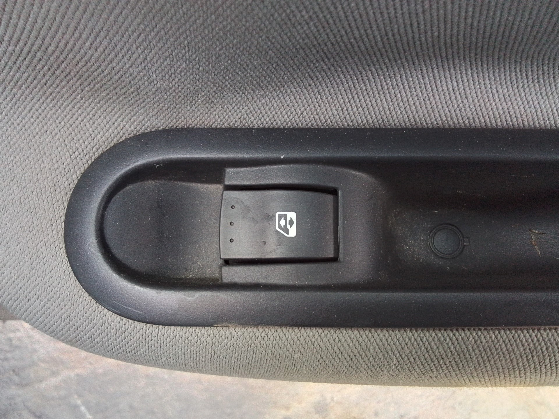 Recambio de mando elevalunas trasero derecho para renault scenic ii authentique referencia OEM IAM   