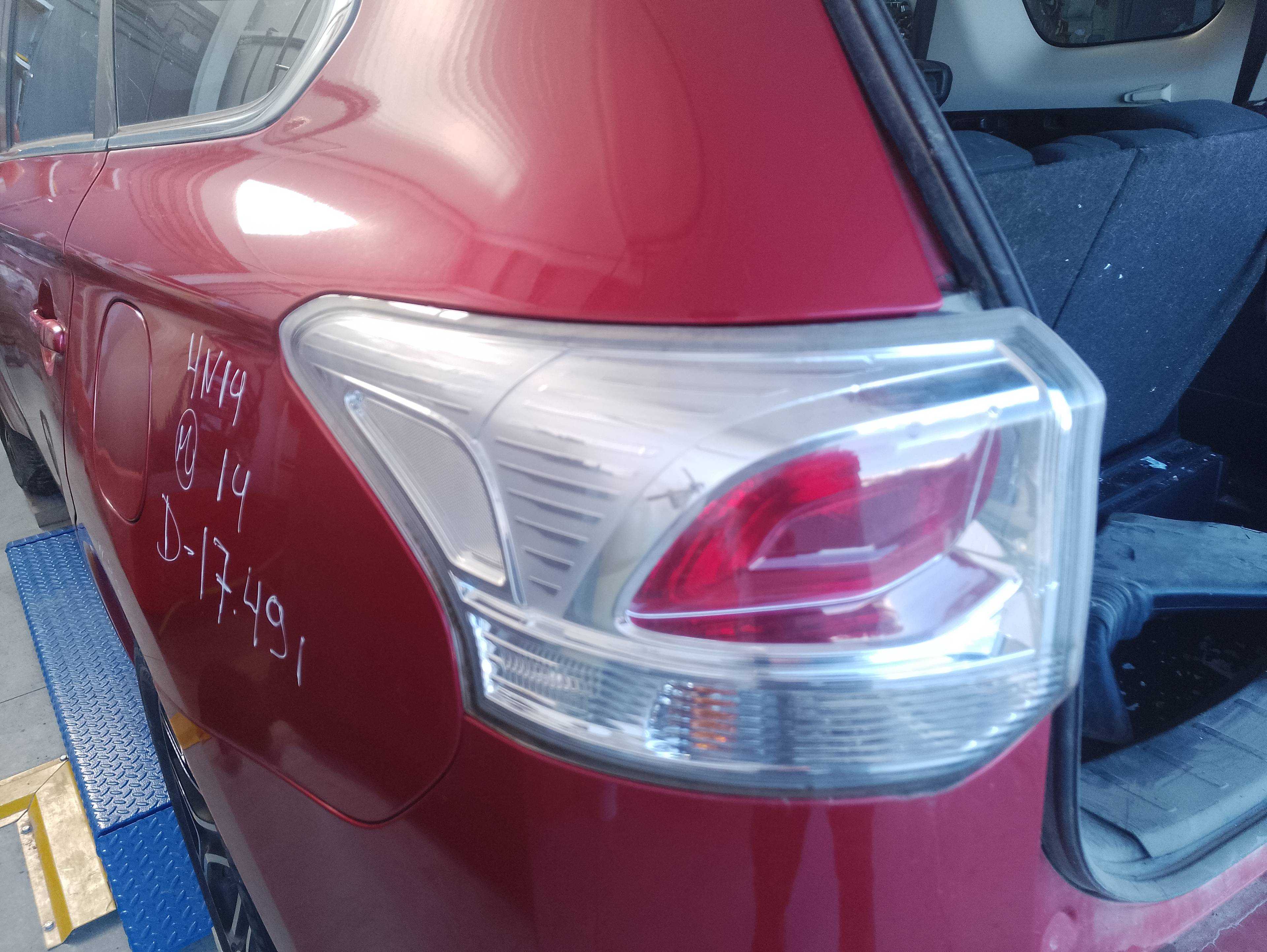Recambio de piloto trasero izquierdo para mitsubishi outlander (gf0) 2.2 di-d cat referencia OEM IAM 8330A787  