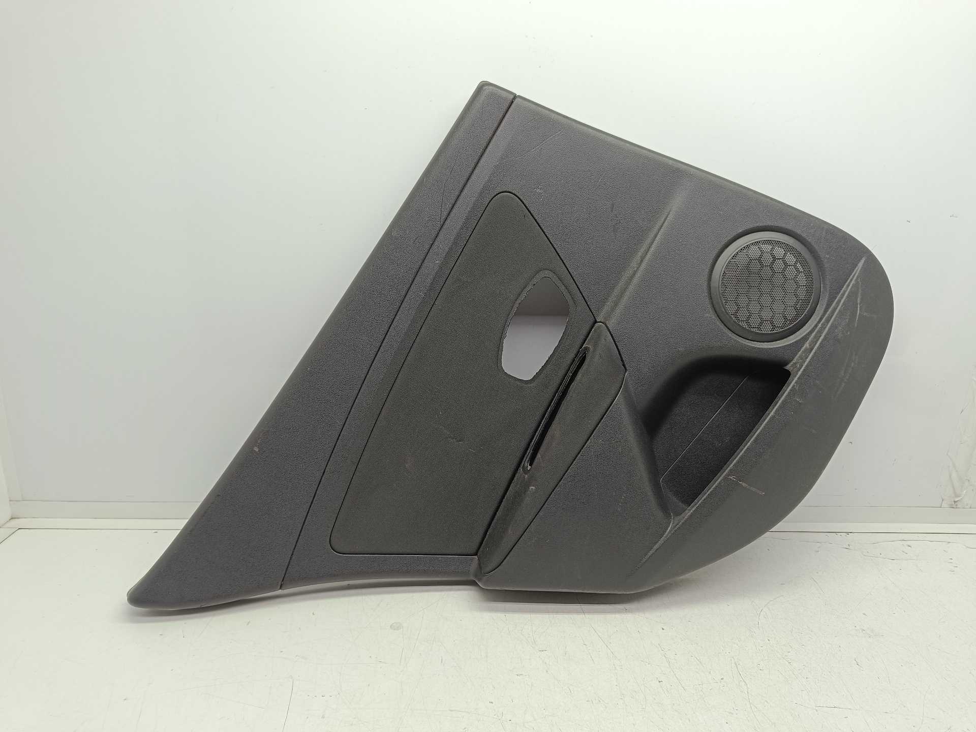 Recambio de guarnecido puerta trasera izquierda para renault megane iii berlina 5 p dynamique referencia OEM IAM 829A13055R  
