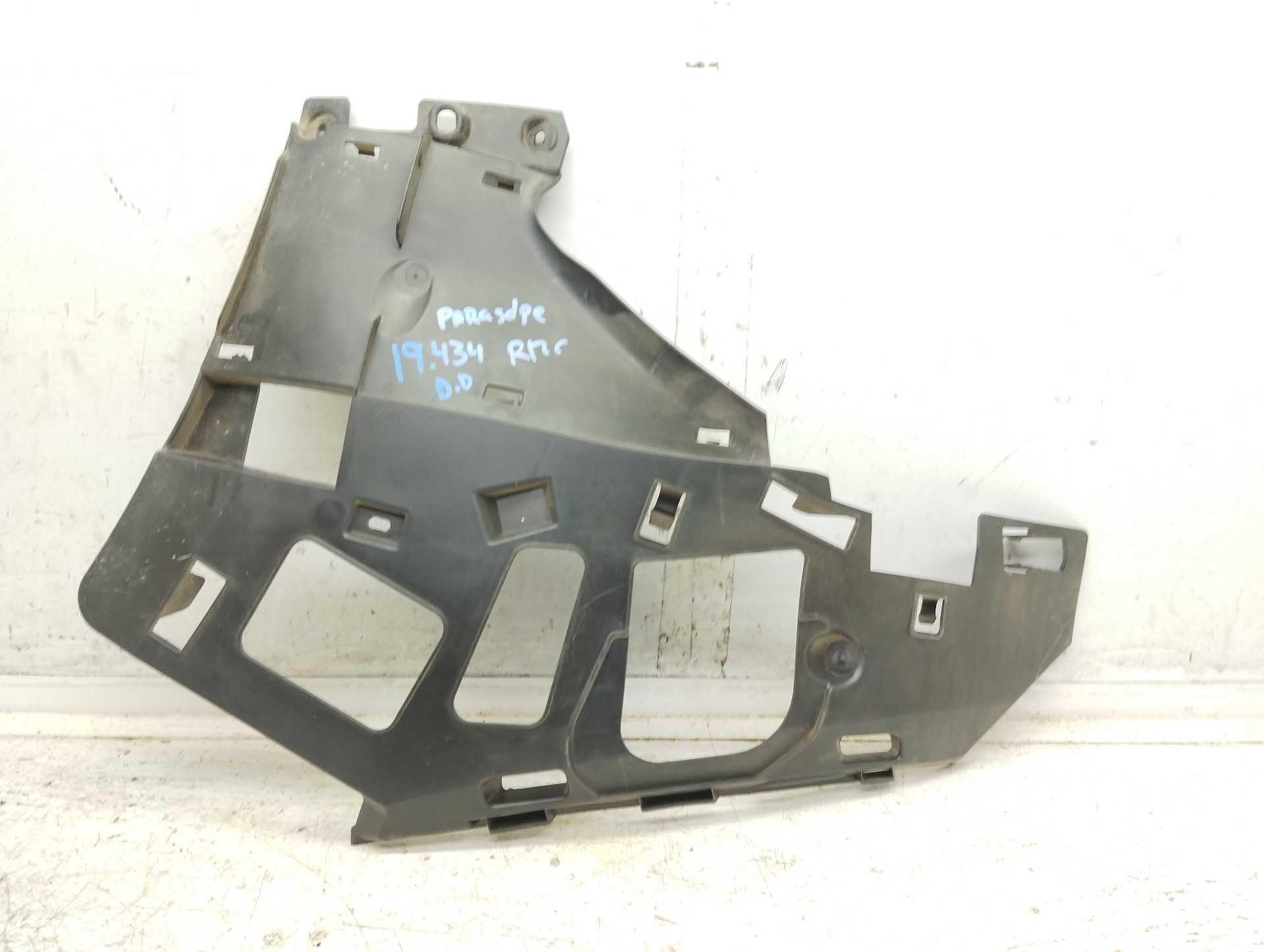 Recambio de soporte paragolpes delantero para renault scenic iv zen referencia OEM IAM 620358403R  