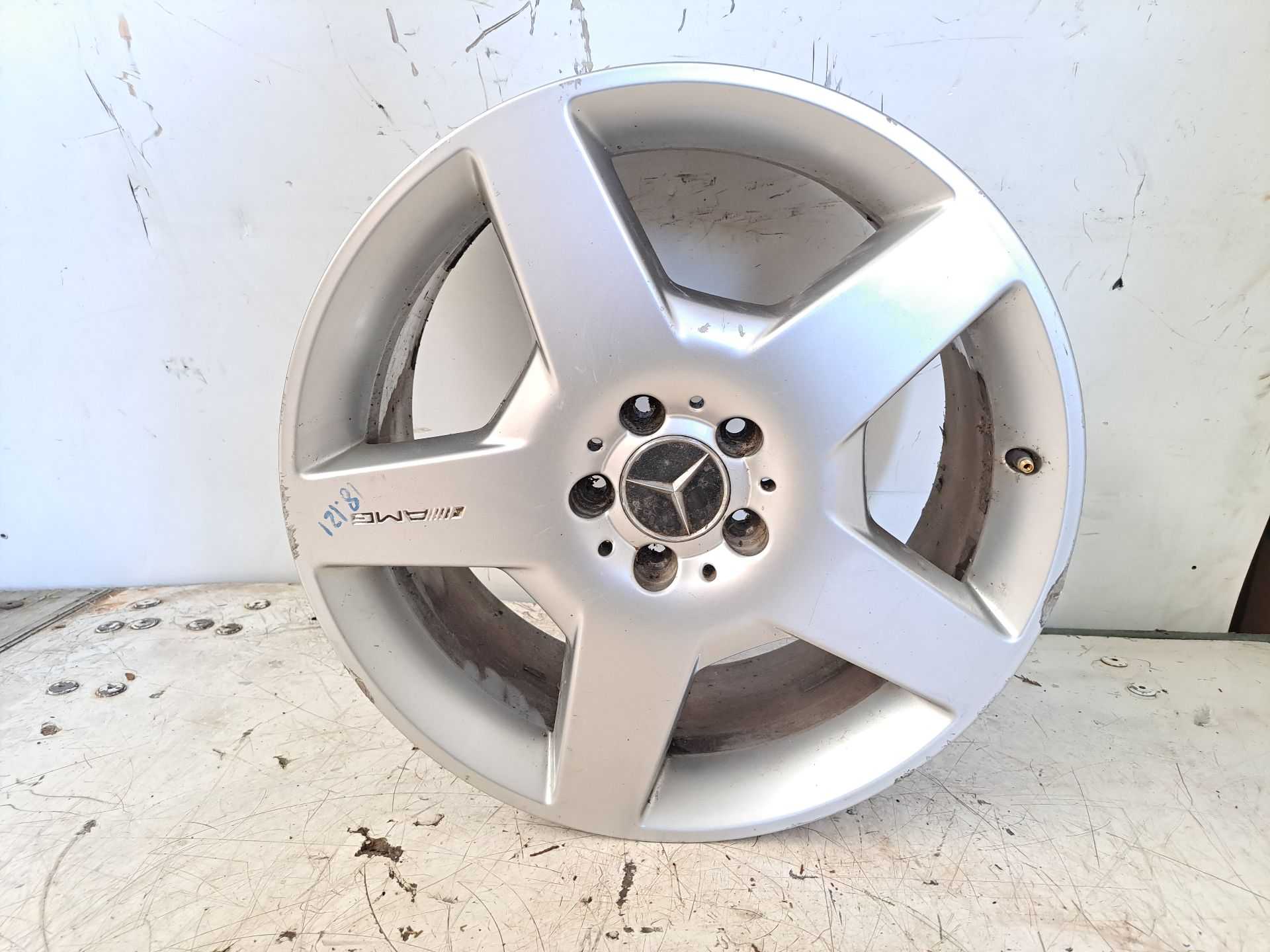 Recambio de llanta para mercedes-benz clase m (w164) 3.0 cdi cat referencia OEM IAM r19 a1644011802 