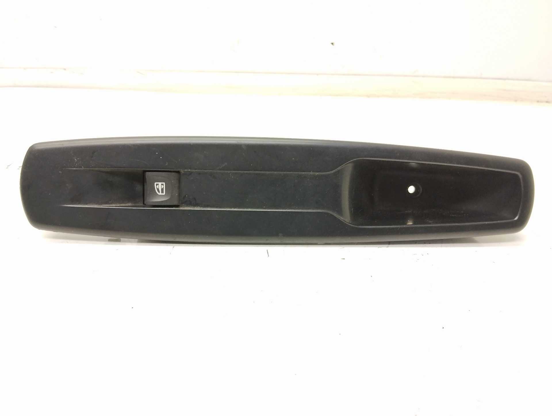 Recambio de mando elevalunas delantero derecho para renault megane iii berlina 5 p dynamique referencia OEM IAM   
