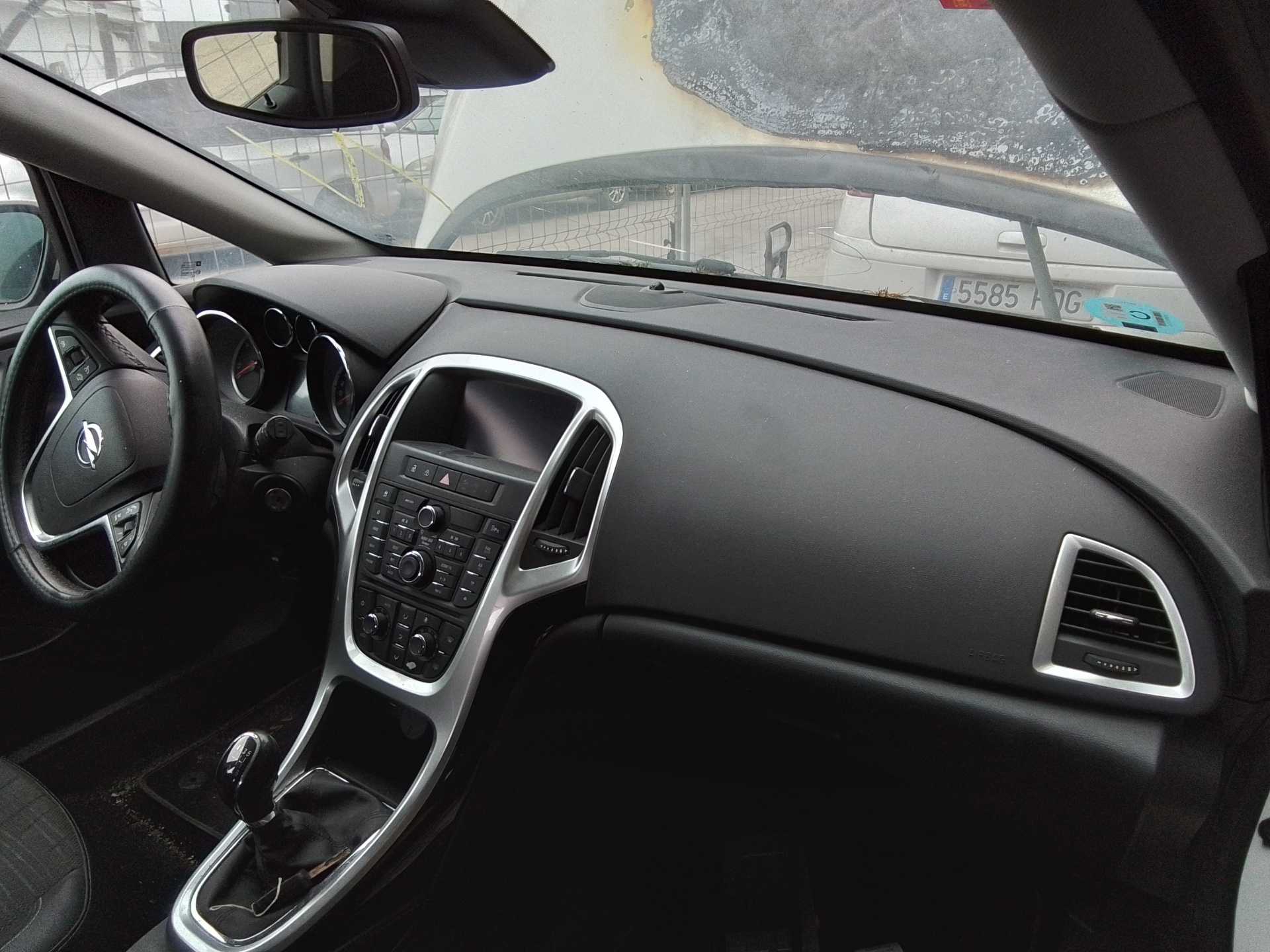 Recambio de salpicadero para opel astra j lim. excellence referencia OEM IAM   