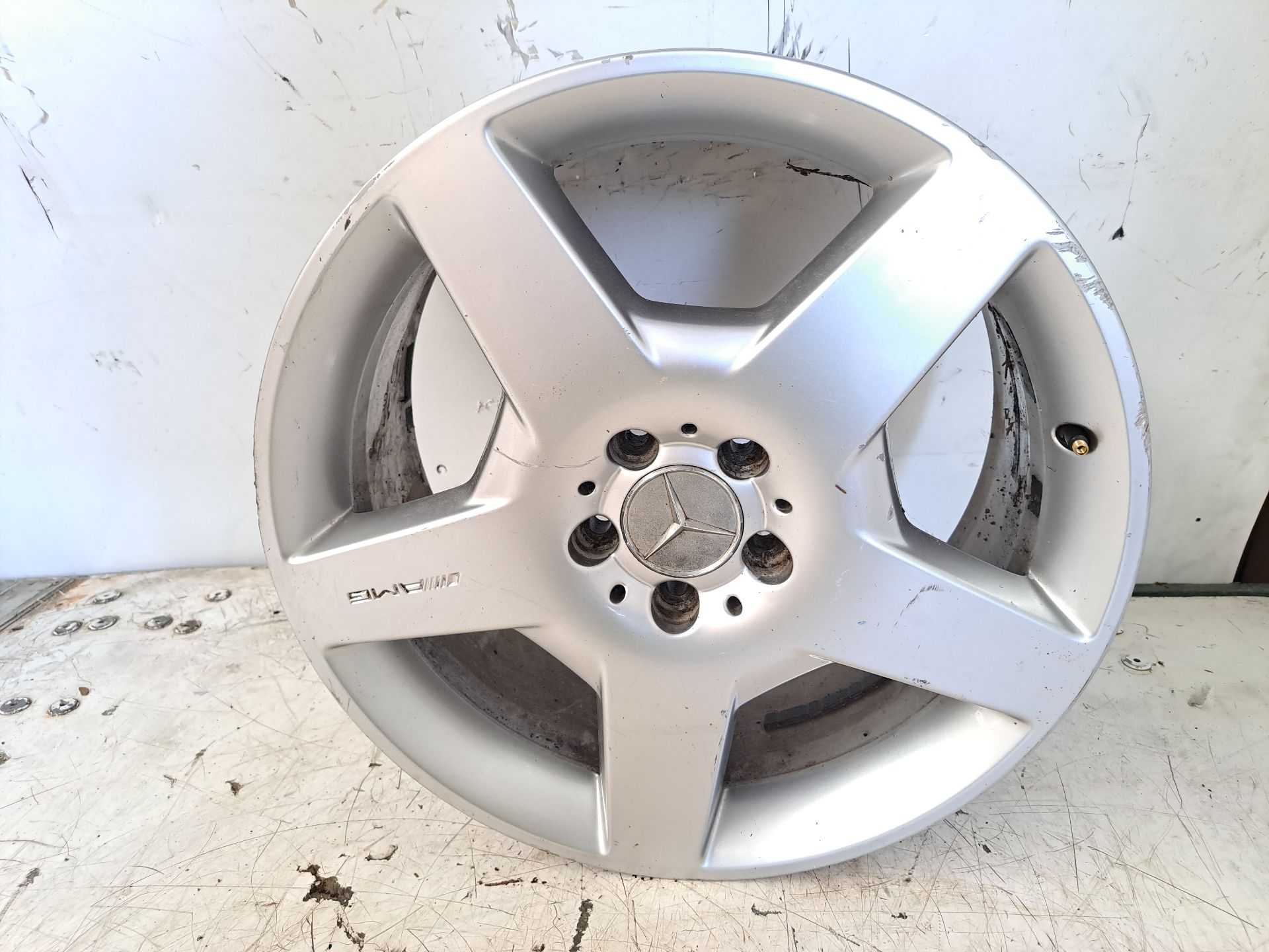 Recambio de llanta para mercedes-benz clase m (w164) 3.0 cdi cat referencia OEM IAM r19 a1644011802 