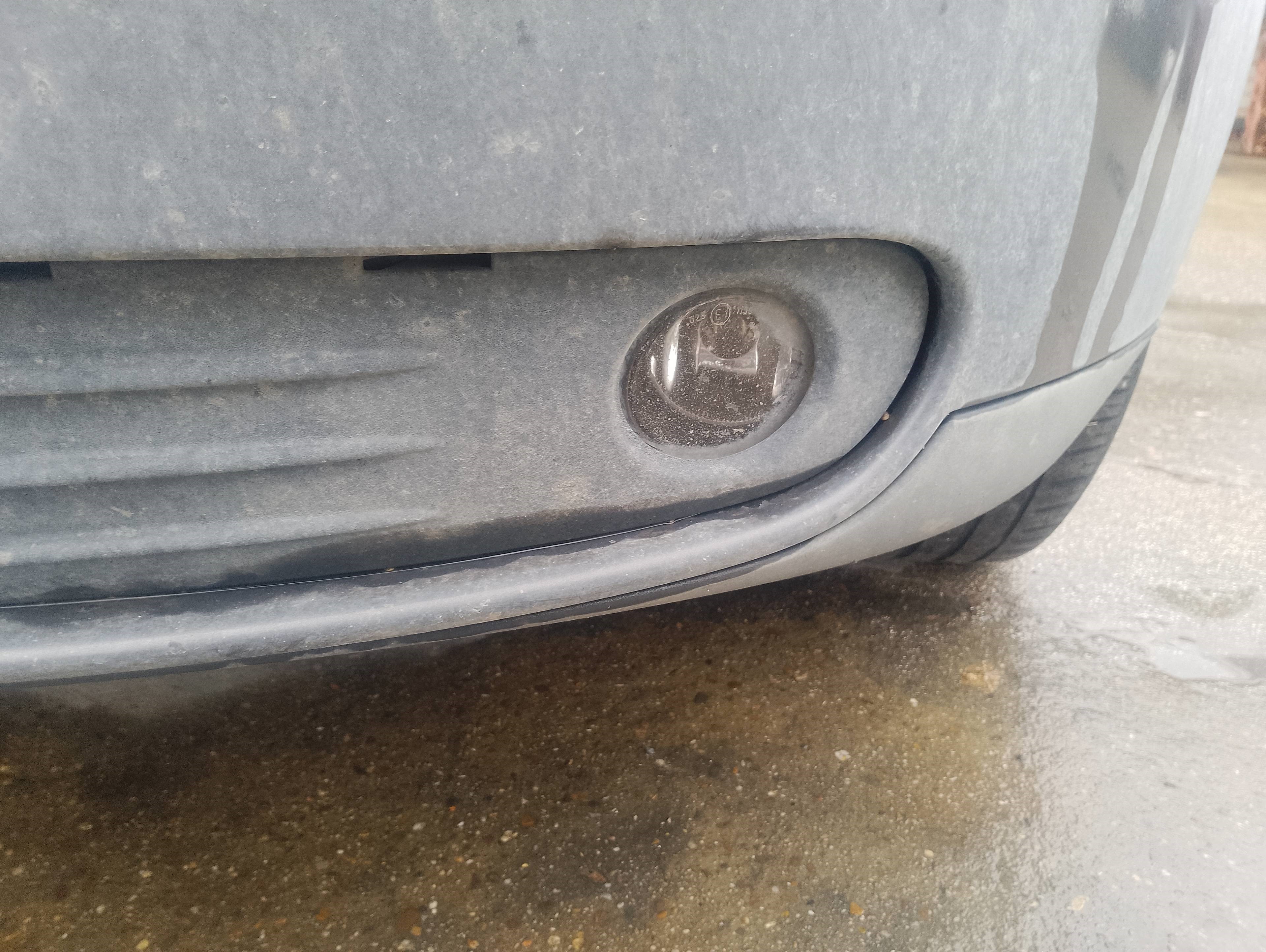 Recambio de faro antiniebla izquierdo para volvo s40 berlina 2.0 d kinetic referencia OEM IAM   